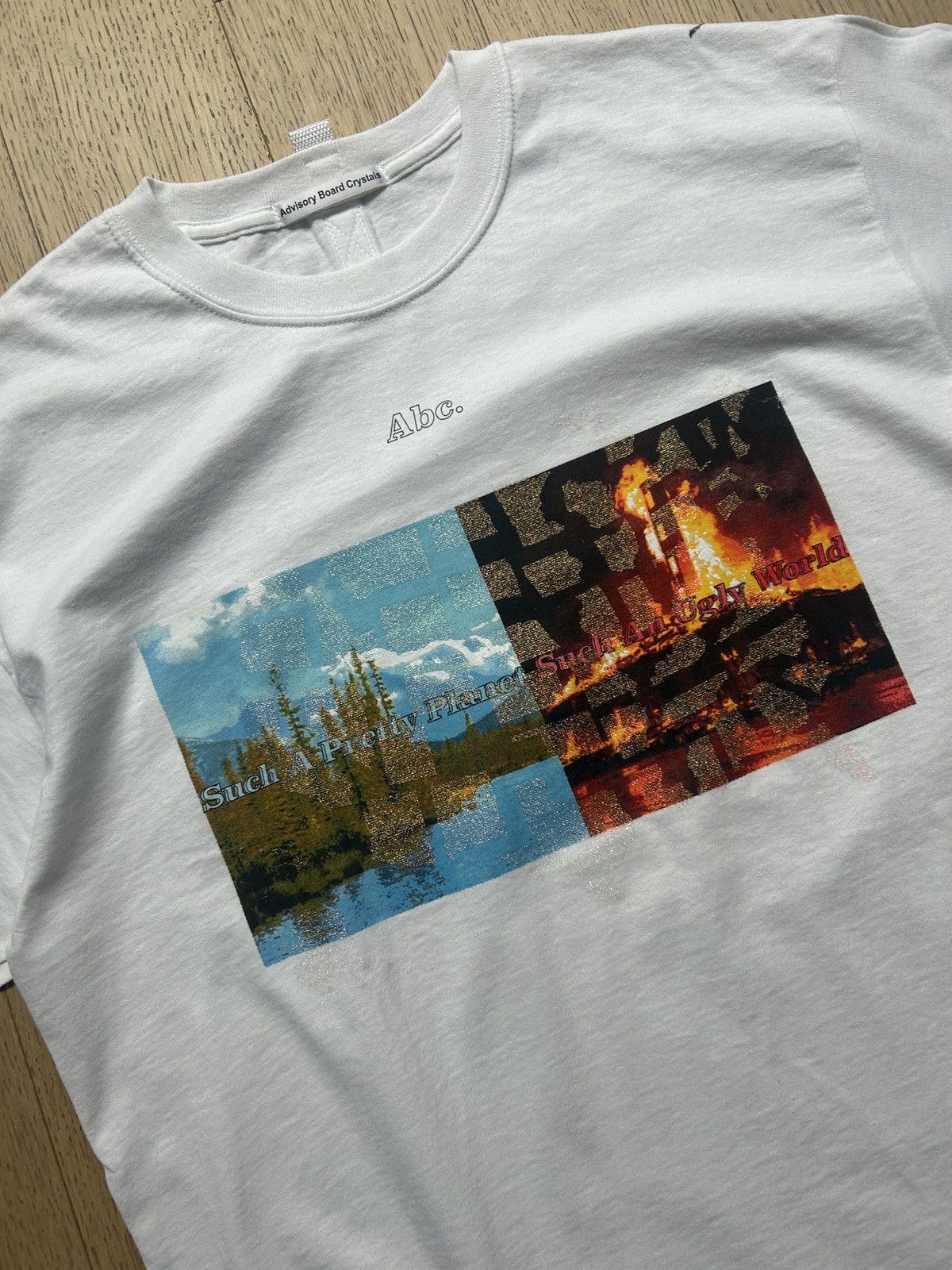 Advisory Board Crystals Advisory Board Crystals Pretty Planet, Ugly World Sample Tee Size US L / EU 52-54 / 3 - 2 Thumbnail