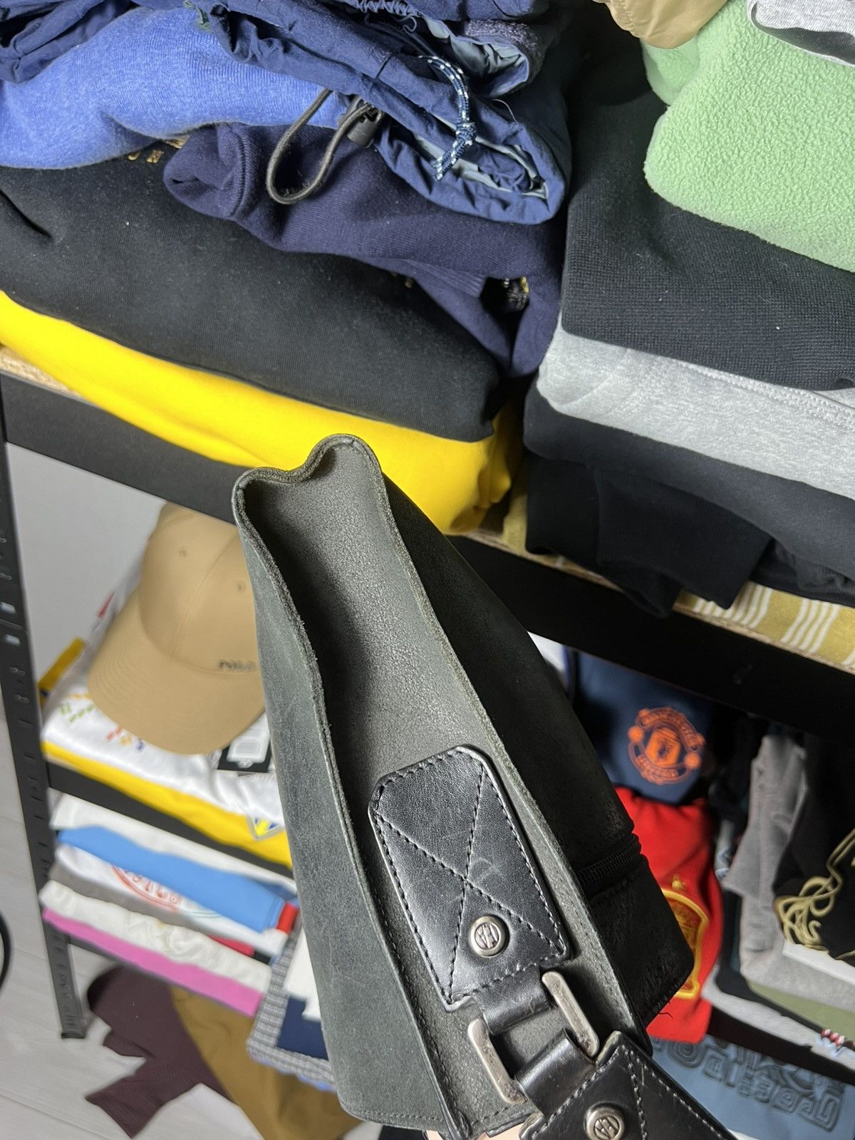 Emporio Armani 🔥 Emporio Armani Leather Crossbody Bag — Black (Vintage) Size ONE SIZE - 10 Thumbnail