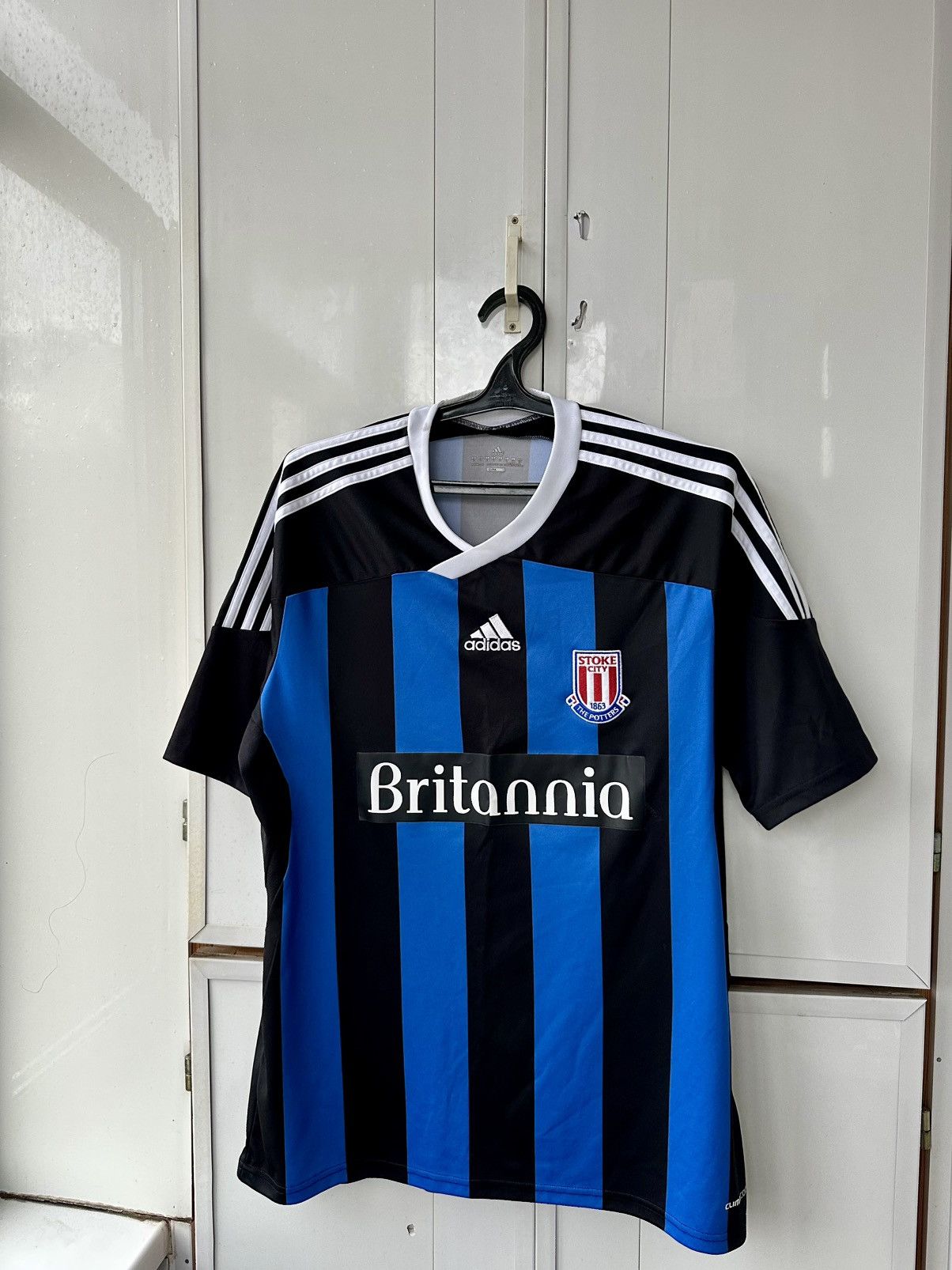 Adidas Vintage Adidas Stoke City Britannia Jersey Size US L / EU 52-54 / 3 - 4 Thumbnail