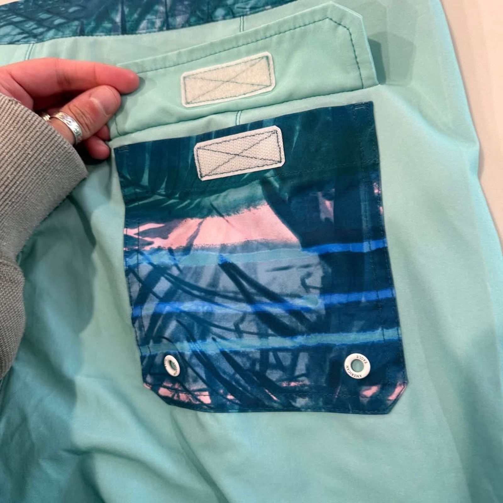 American Eagle Outfitters American Eagle Blue Ombré Swim Trunk Mens Large Board Shorts Size US 36 / EU 52 - 8 Thumbnail
