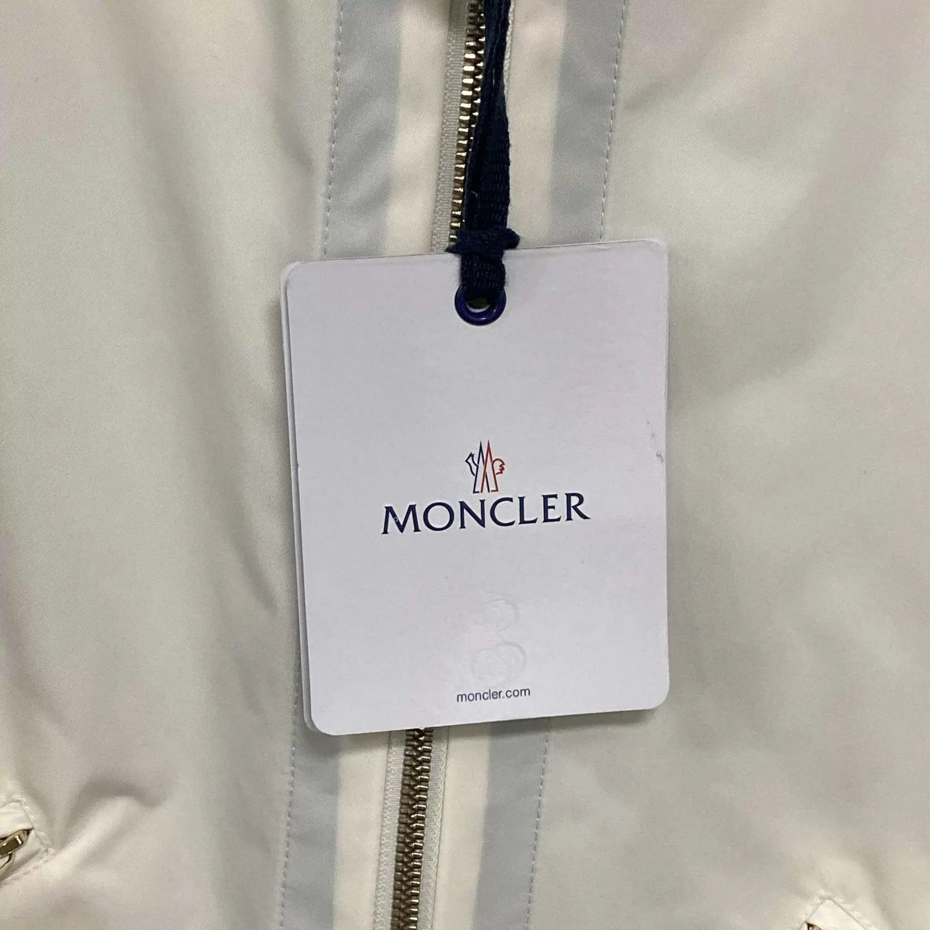 Moncler Moncler new sleeve patch logo shell jacket size 1 Size S / US 4 / IT 40 - 6 Thumbnail
