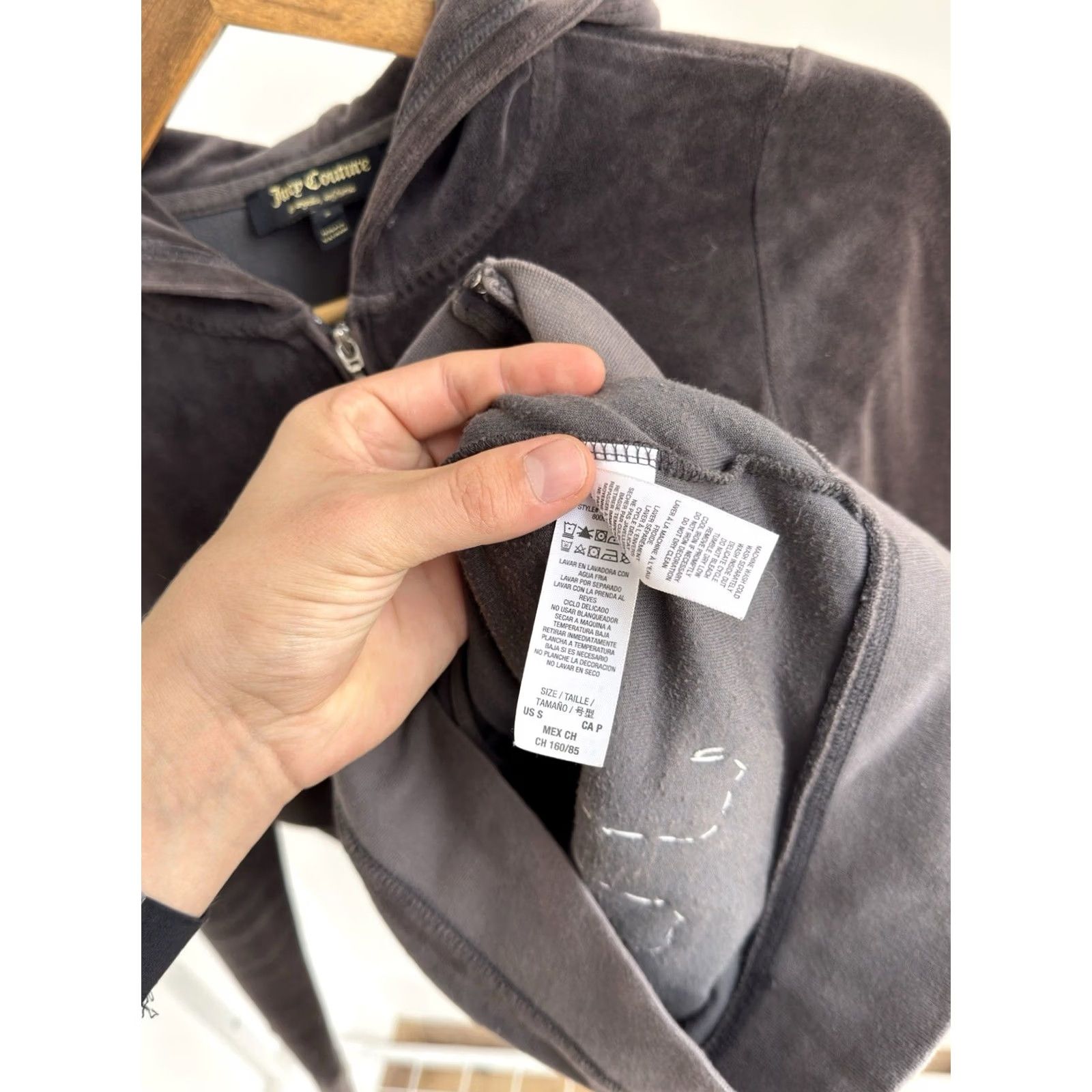 Juicy Couture VINTAGE Juicy Couture Logo Velour Zip Hoodie Womens S Gray 3D 90s Streetwear Hip Hop Designer USA Time Period Casual Size S / US 4 / IT 40 - 7 Thumbnail