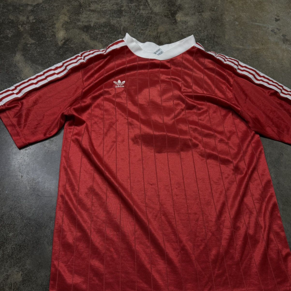 Adidas vintage adidas soccer striped travis barker look jersey Size US L / EU 52-54 / 3 - 5 Thumbnail