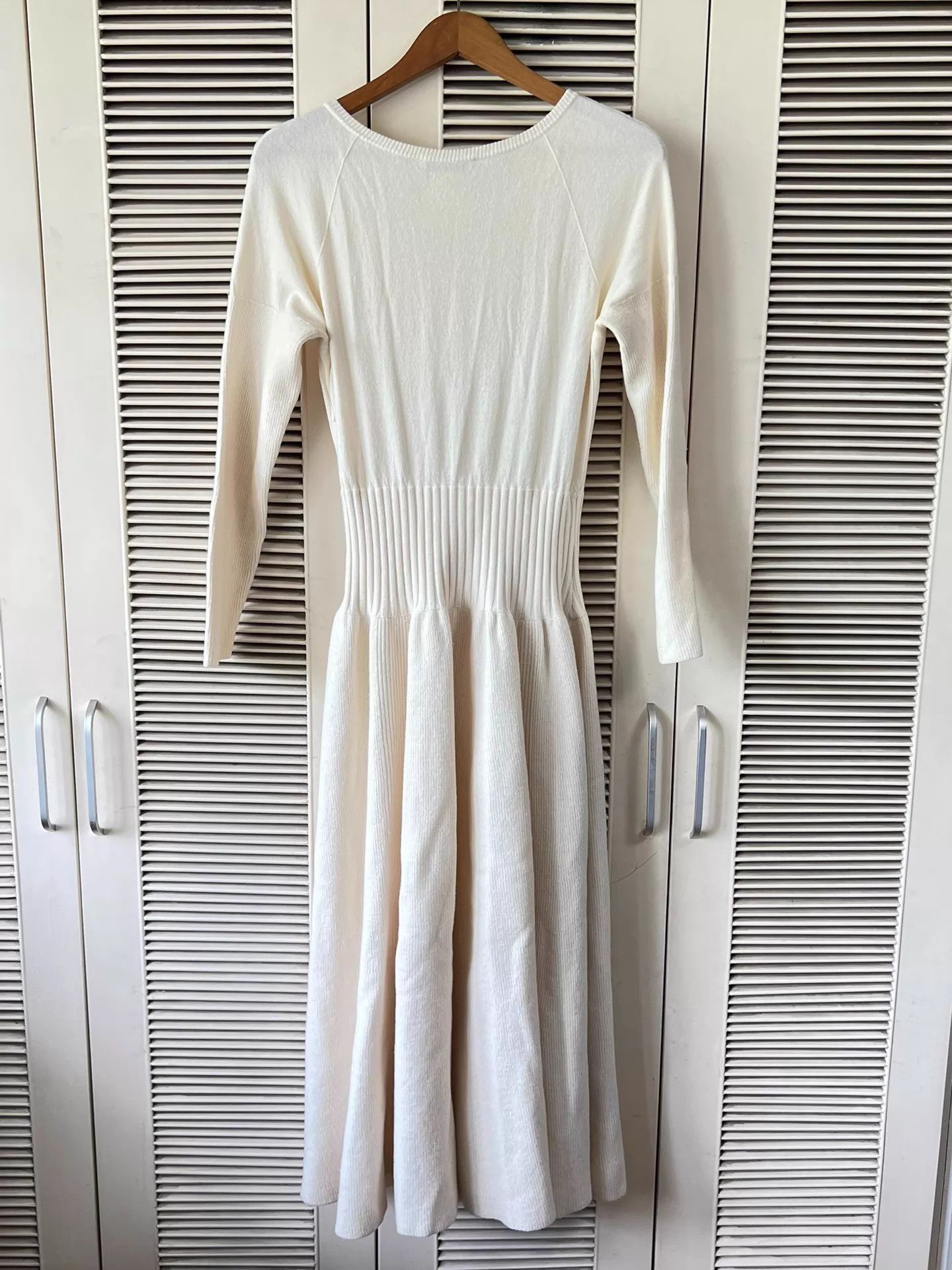 Chanel Chanel Knit Dress Ivory 38 Long Sleeve Waist-Cinched Cuff Logo Size S / US 4 / IT 40 - 2 Thumbnail