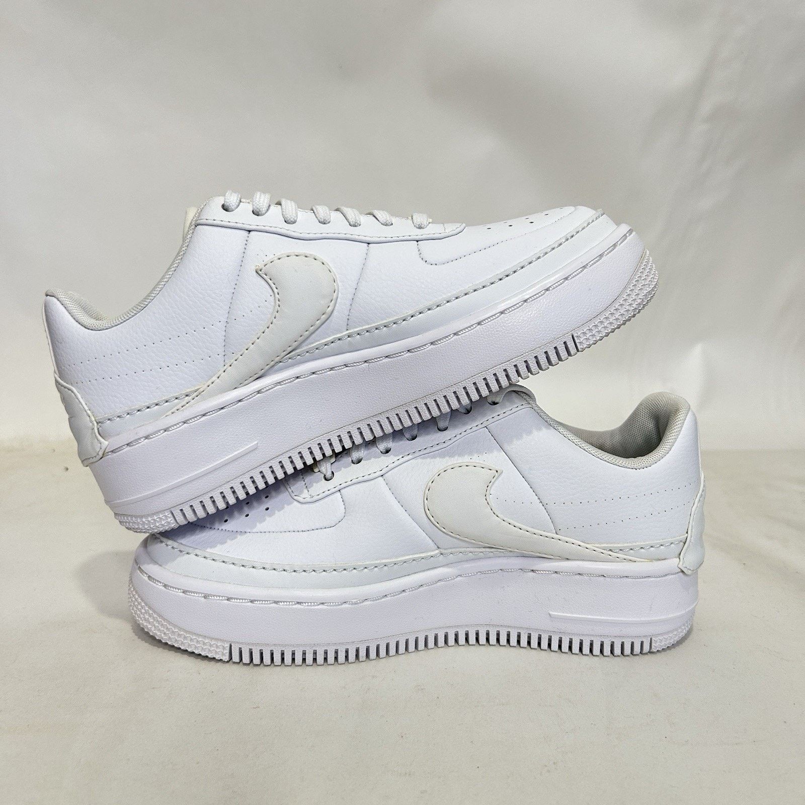 Nike Nike AF1 Air Force 1 Jester XX WMNS “Triple White” Size US 6.5 / IT 36.5 - 3 Thumbnail