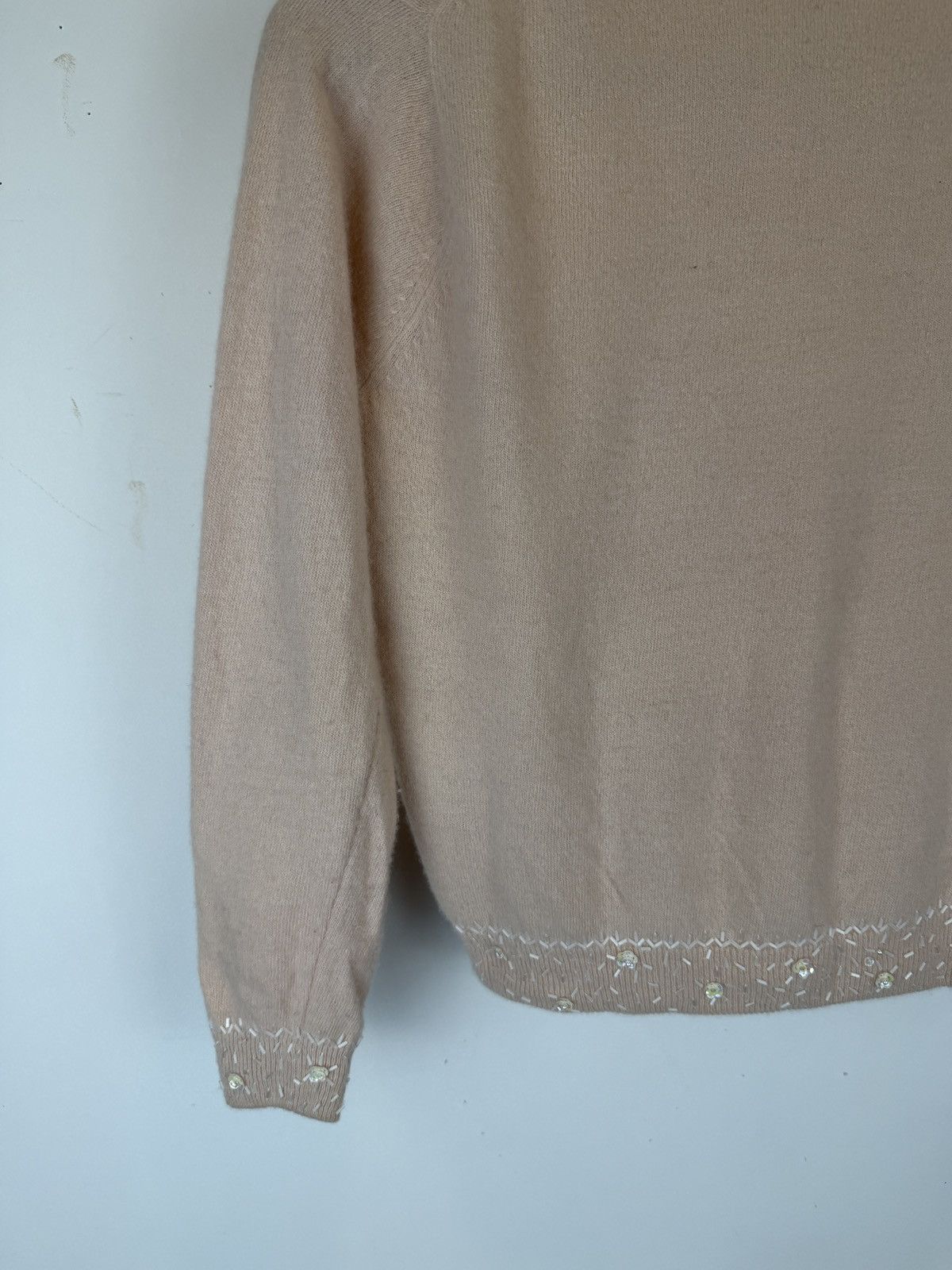 Vintage Vintage 1950s Lit Brothers Pink Beaded Wool Angora Cardigan Size S / US 4 / IT 40 - 11 Thumbnail