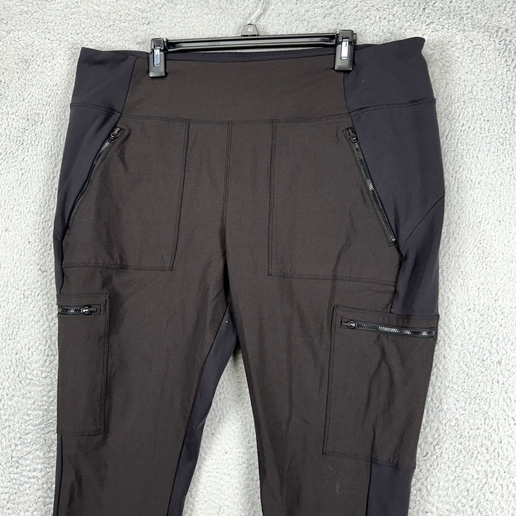 Athleta Athleta Women Hybrid Cargo Legging Pants 22 Gray Pockets Nylon Stretch NEW Size 40" / US 18 - 2 Thumbnail