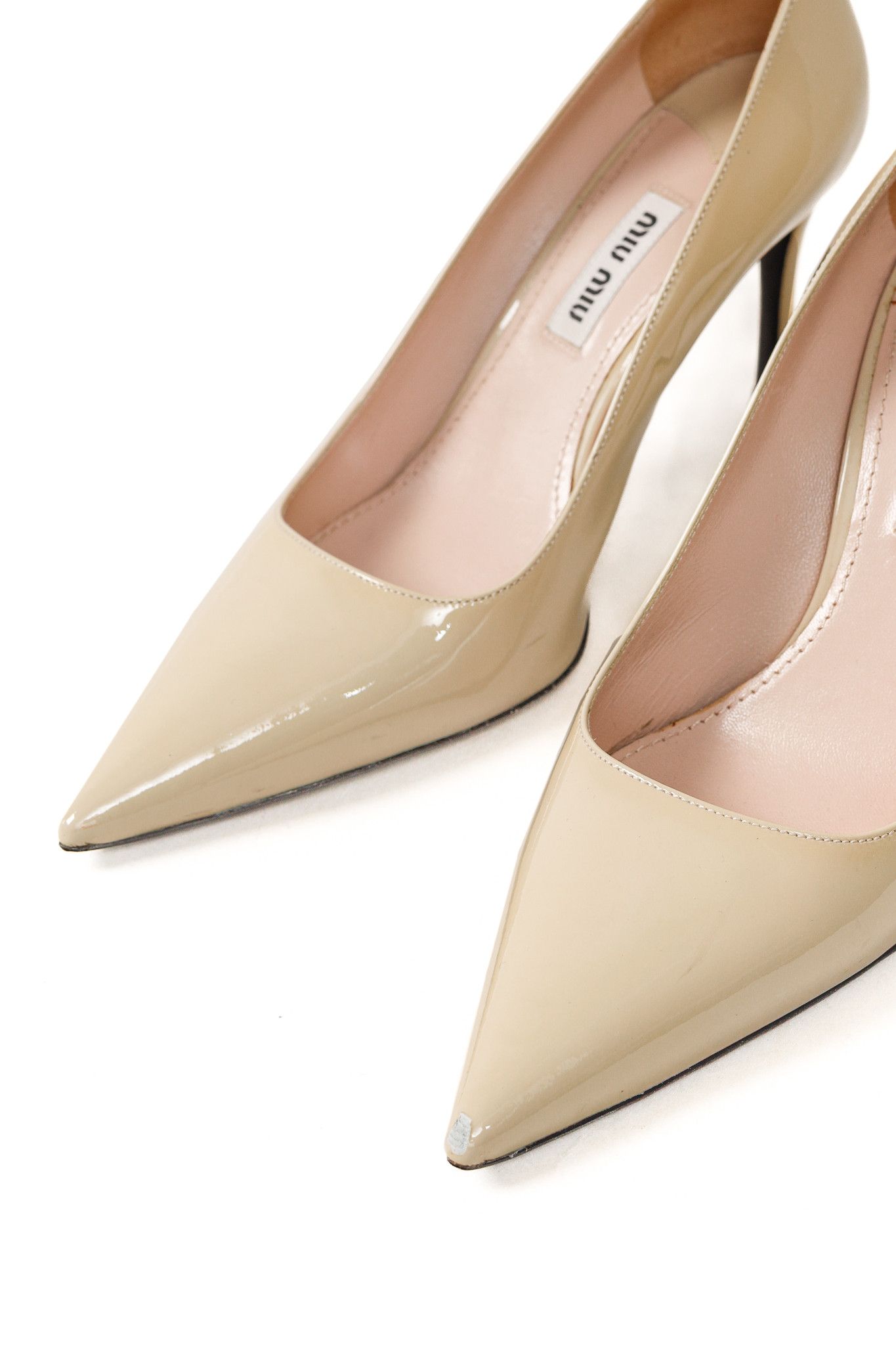 Miu Miu Miu Miu Cream Vernice Leather Pointed-Toe Pumps Size US 5.5 / IT 35.5 - 6 Thumbnail