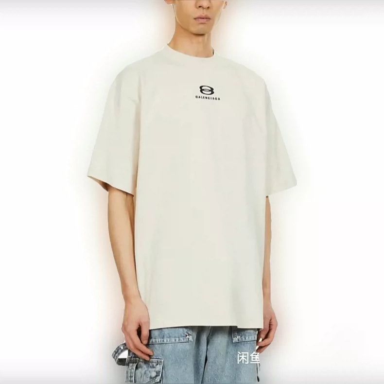 Balenciaga Balenciaga Beige T-shirt 2505-Nextarrow Size US M / EU 48-50 / 2 - 1 Thumbnail
