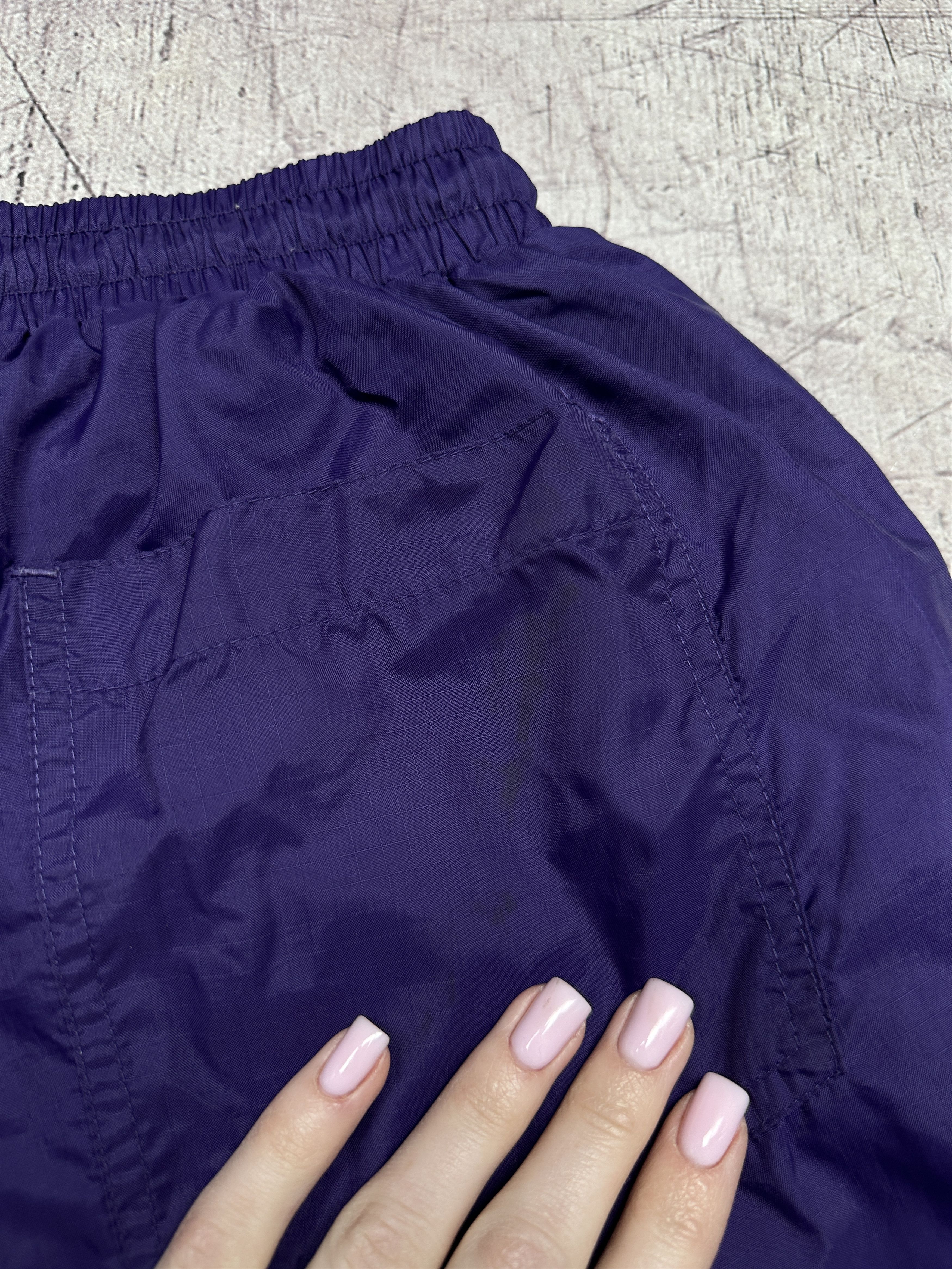 Nike Nike 90s Vintage Mens Nylon Shorts Size US 34 / EU 50 - 8 Thumbnail