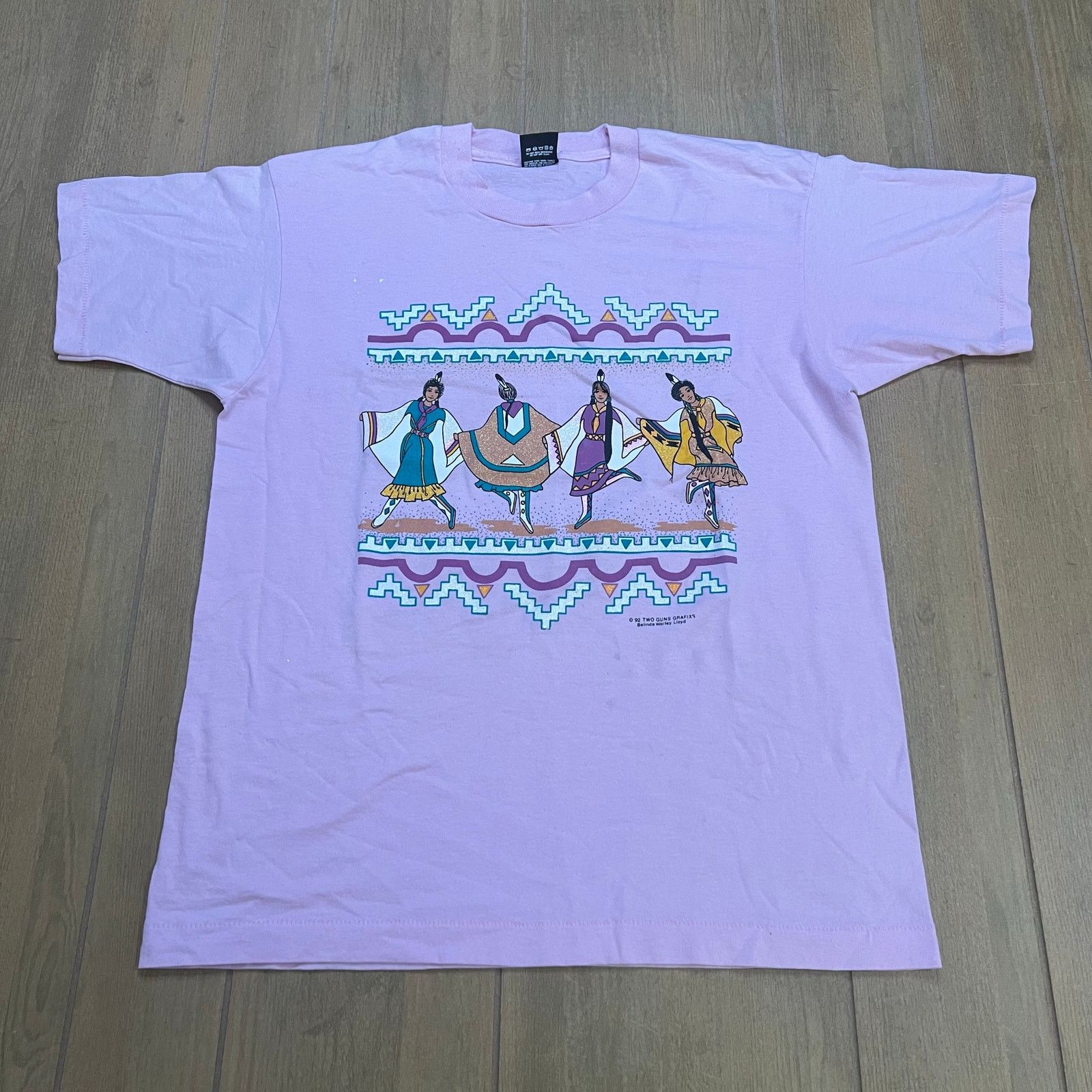 Vintage Vintage 90s T-Shirt Native American Dancers USA Sz L Size US L / EU 52-54 / 3 - 1 Thumbnail