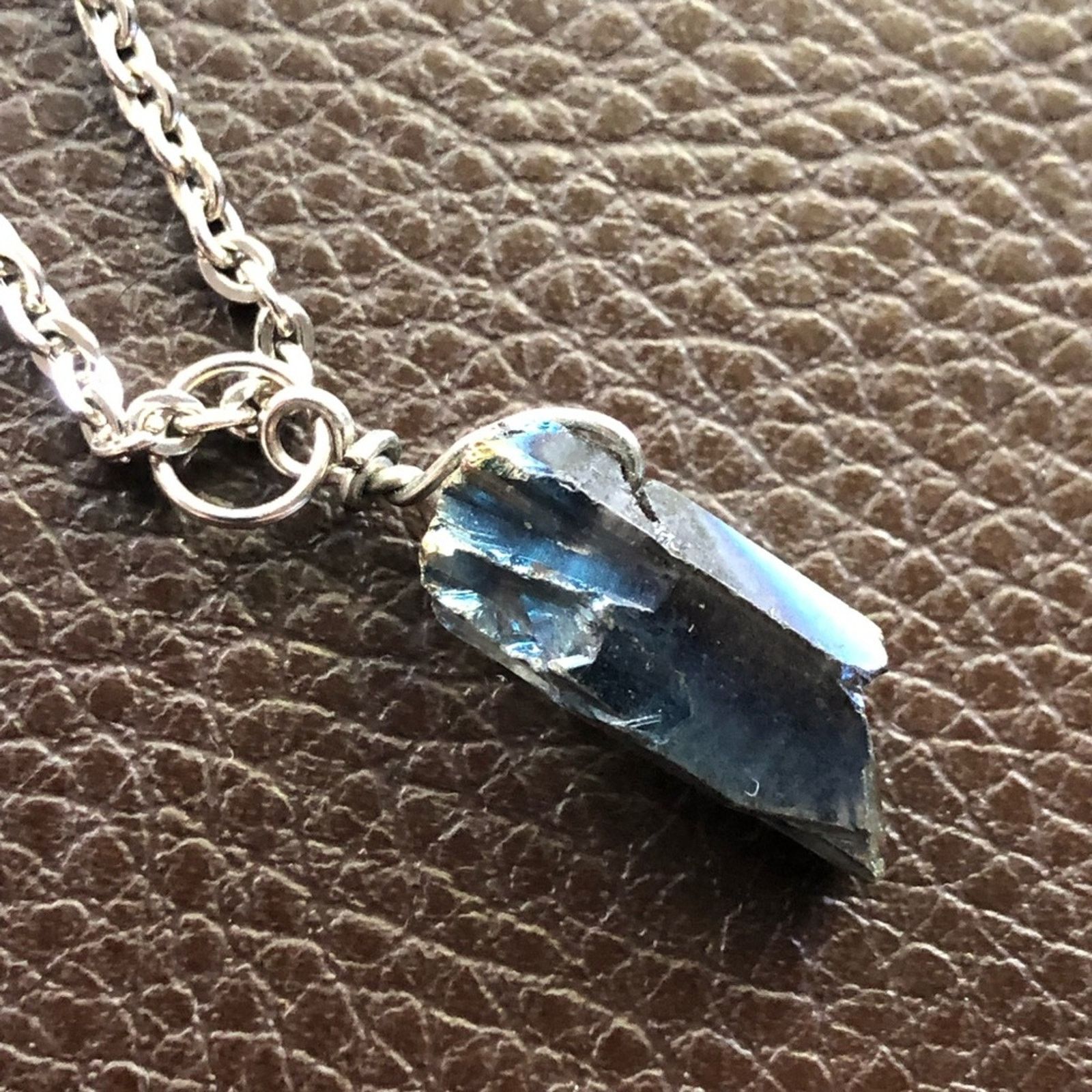 Vintage Vintage rough rainbow crystal on 18kt gold chain necklace Size ONE SIZE - 7 Thumbnail