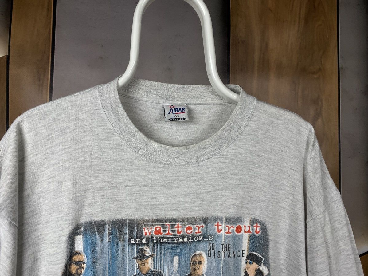 Band Tees 🎸Vintage Walter Trout 2001 The Radicals Go The Distance Tee🎸 Size US L / EU 52-54 / 3 - 6 Thumbnail