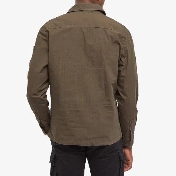 C.P. Company o1y1224 Solid Color Shirt in Military Green Size US XL / EU 56 / 4 - 2 Thumbnail