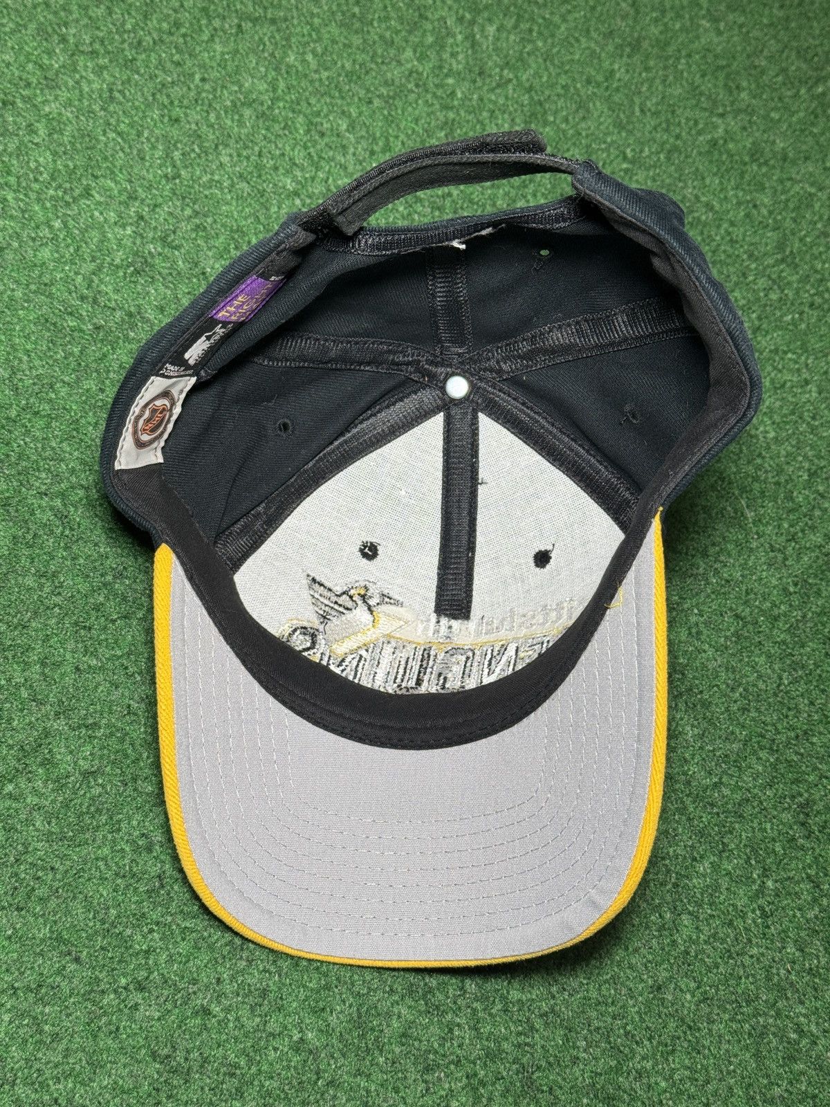 Starter Pittsburgh Penguins Starter Vintage 90s Strapback Dad Hat Size ONE SIZE - 5 Thumbnail