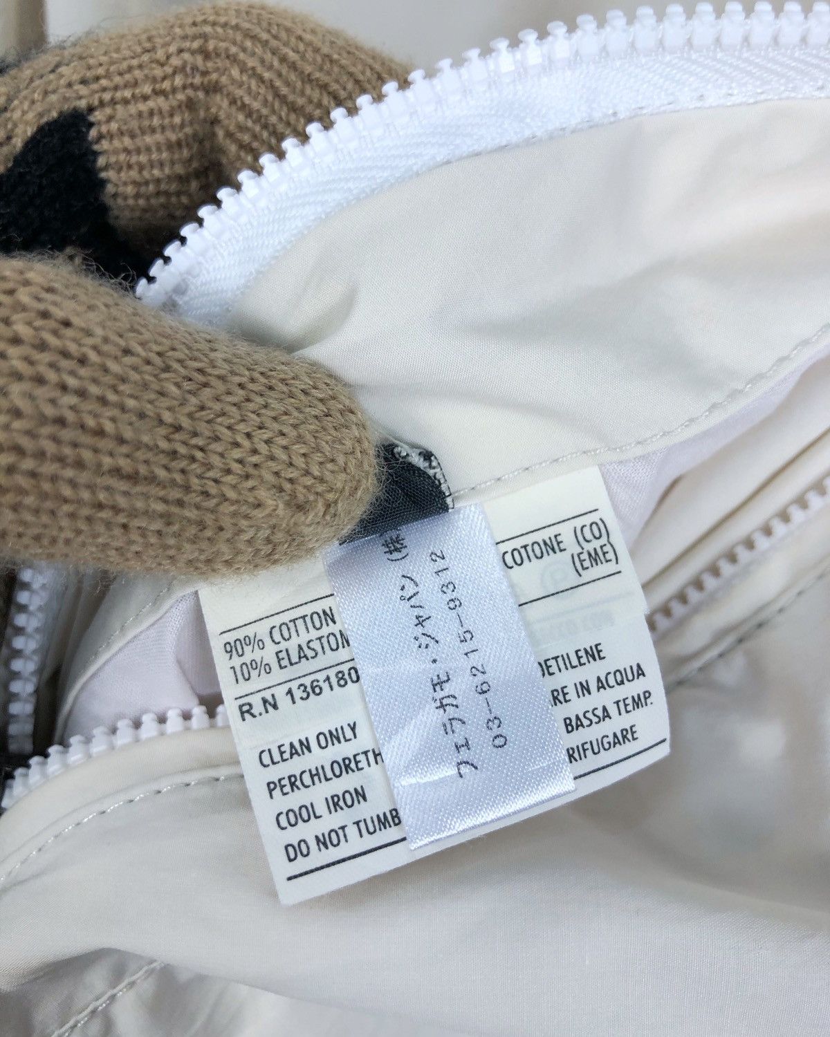 Salvatore Ferragamo Rare Salvatore Ferragamo Light Jacket Made in Italy Size US S / EU 44-46 / 1 - 13 Thumbnail