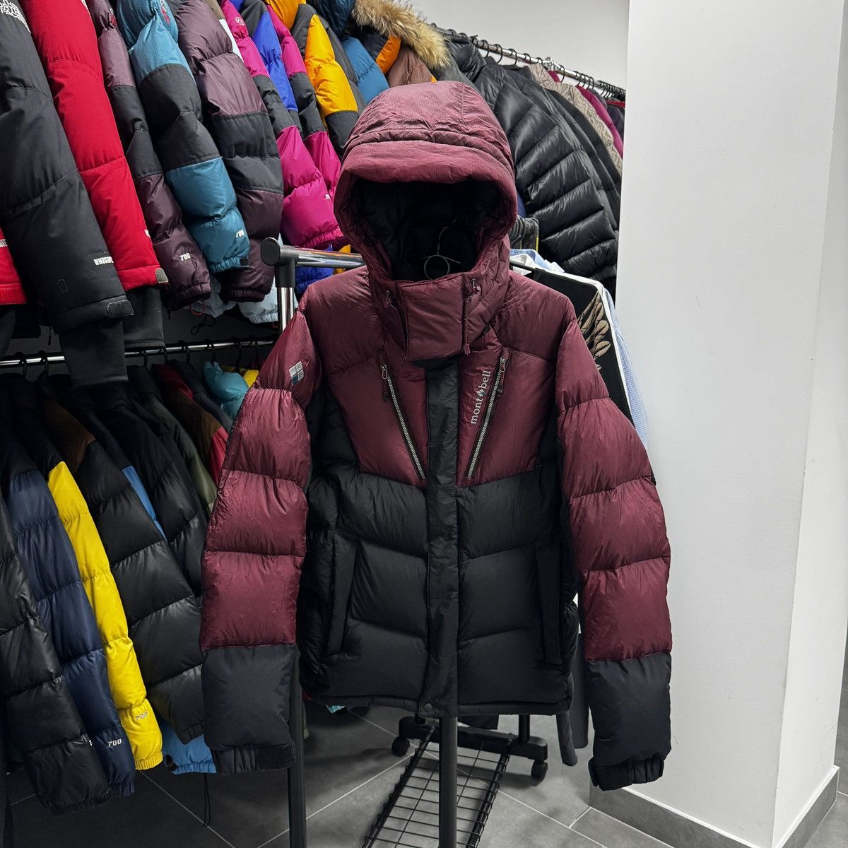 Montbell Montbell Multi Pocket Puffer Down Jacket Men Dark Red Size L Size US L / EU 52-54 / 3 - 4 Thumbnail