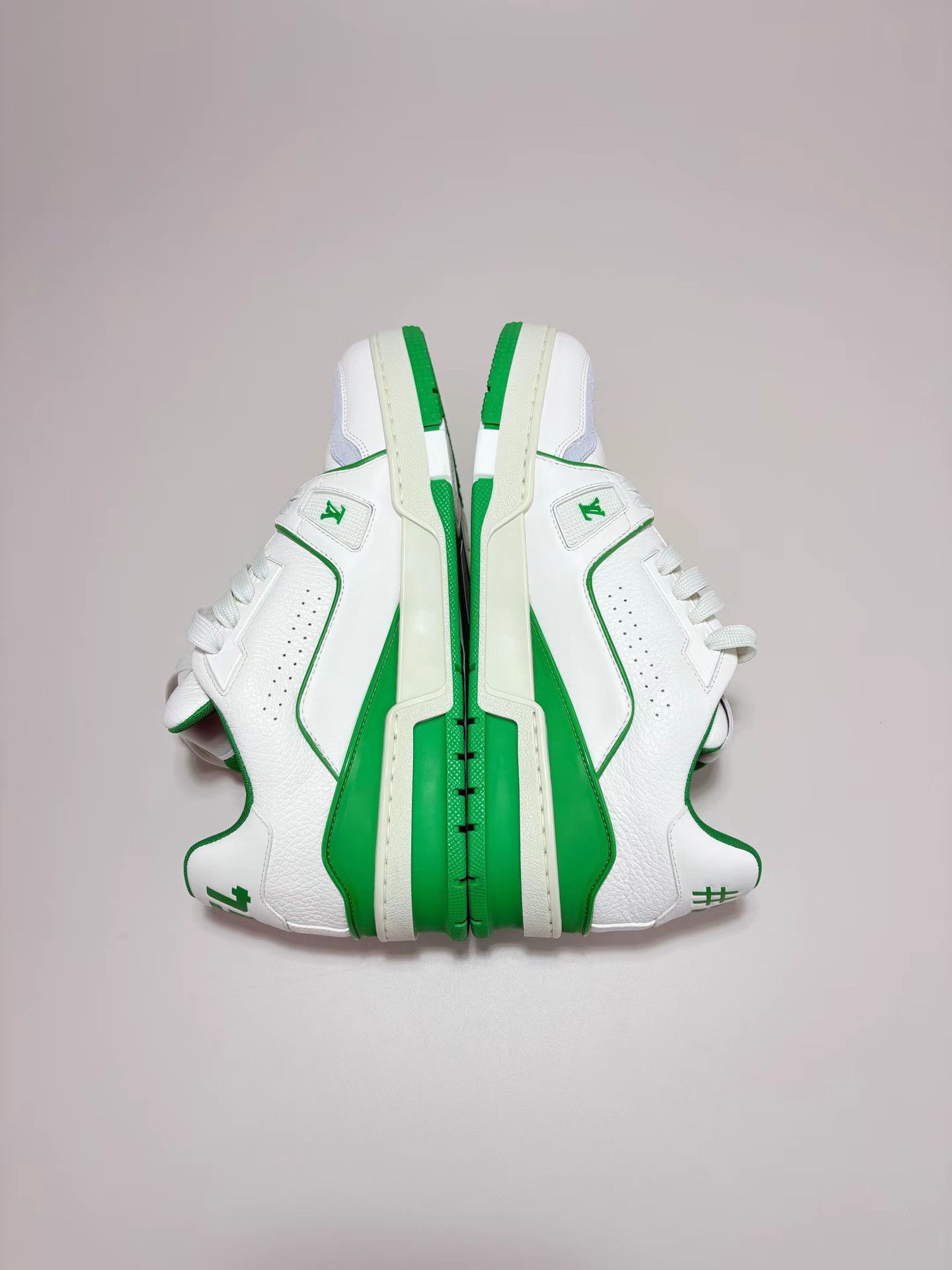 Louis Vuitton LOUIS VUITTON LV TRAINER White & Green Sneakers Size US 7 / EU 40 - 3 Thumbnail