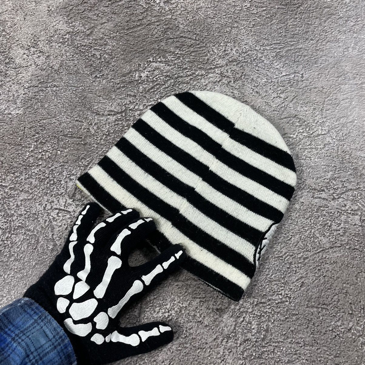 Vintage Vintage Y2K Striped Skull Graphic Beanie Black White Swag OS Size ONE SIZE - 6 Thumbnail