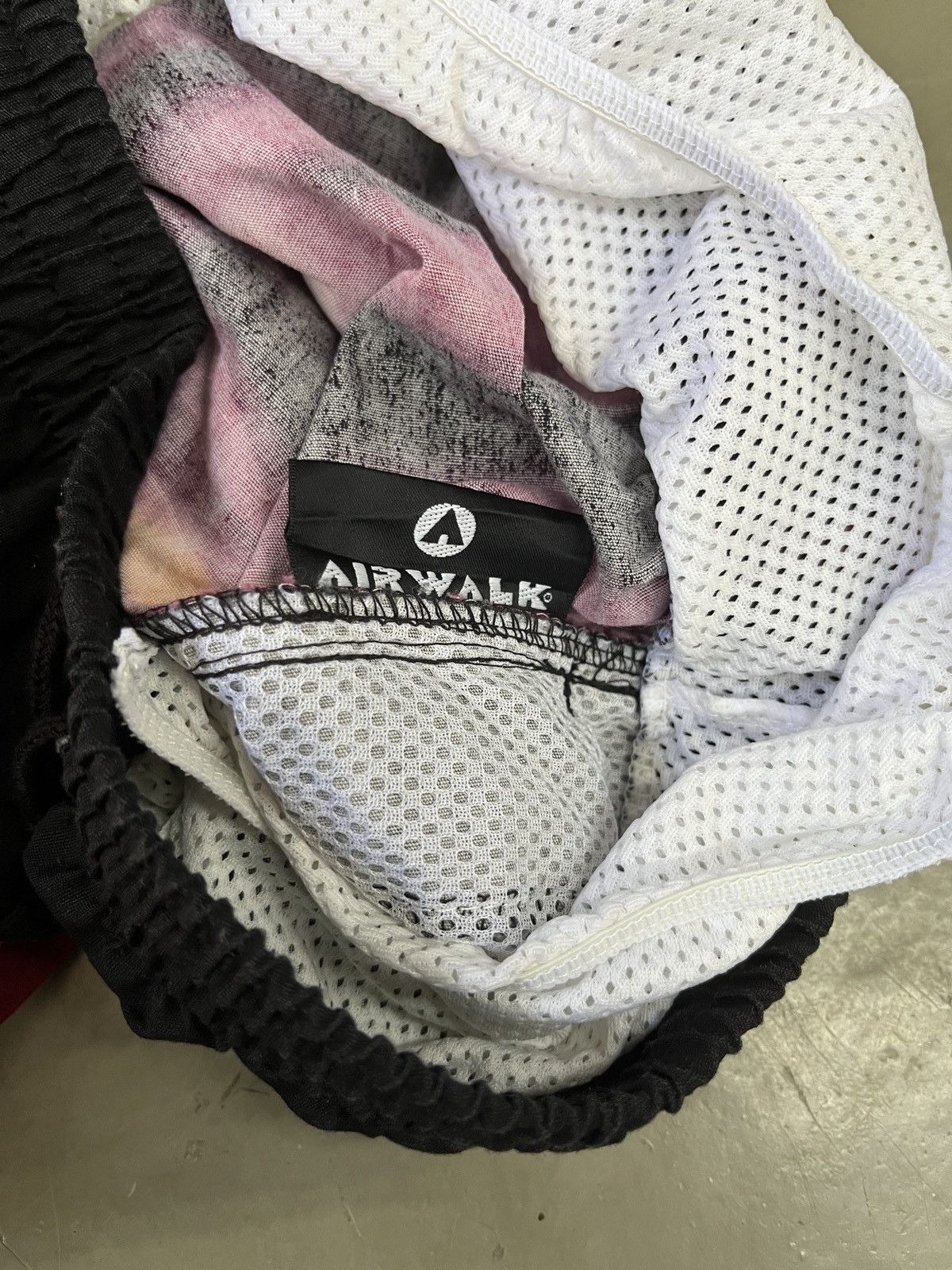 Airwalk Y2K Flame Airwalk Eric Emanuel Prada Palm Angels Style Short Size US 32 / EU 48 - 11 Thumbnail
