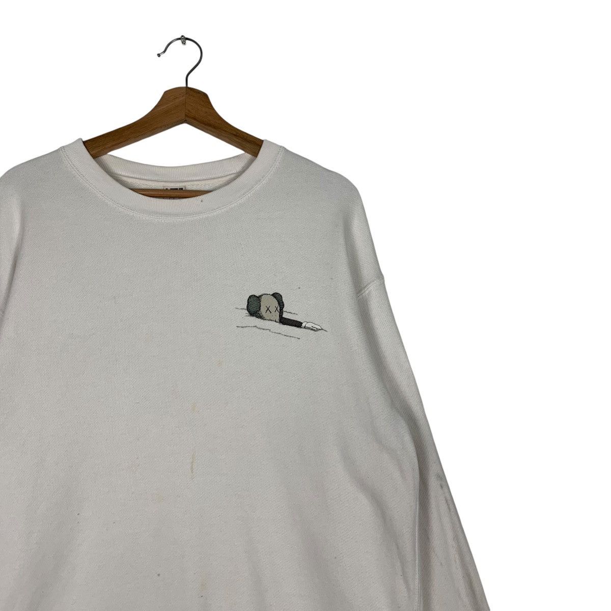 Uniqlo UNIQLO X KAWS Big Logo Graphic Sweatshirt #1257-C57 Size US L / EU 52-54 / 3 - 8 Thumbnail