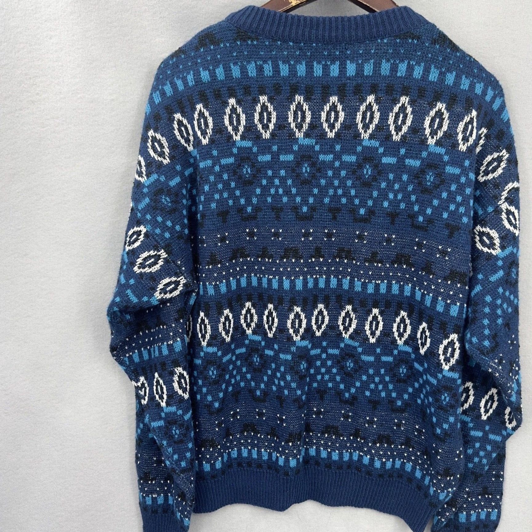 Vintage VINTAGE Le Tigre Sweater Mens L Blue Geometric 80s 90s Grunge Hip Hop Streetwear Vintage Pullover Crew Neck Classic Knit Shirt Mens Size US L / EU 52-54 / 3 - 5 Thumbnail