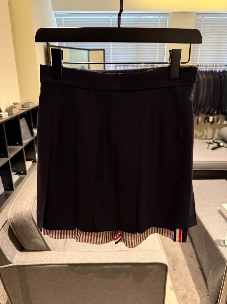 Thom Browne Classic pleated skirt 2505-Nextarrow