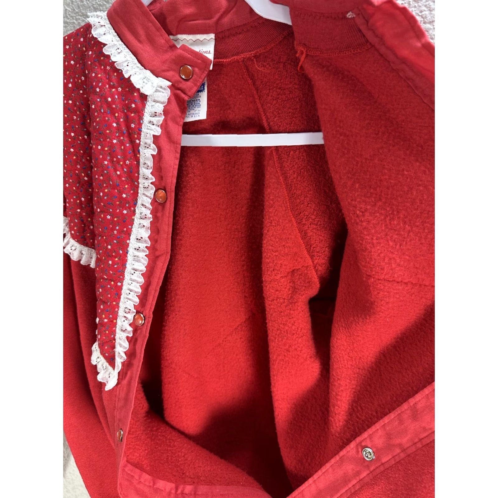 Vintage Vtg Healthknit Red Microfloral Jacket Lined Snap Buttons Lace Trim Long Sleeve Cotton Blend Women Size L Size L / US 10 / IT 46 - 8 Thumbnail