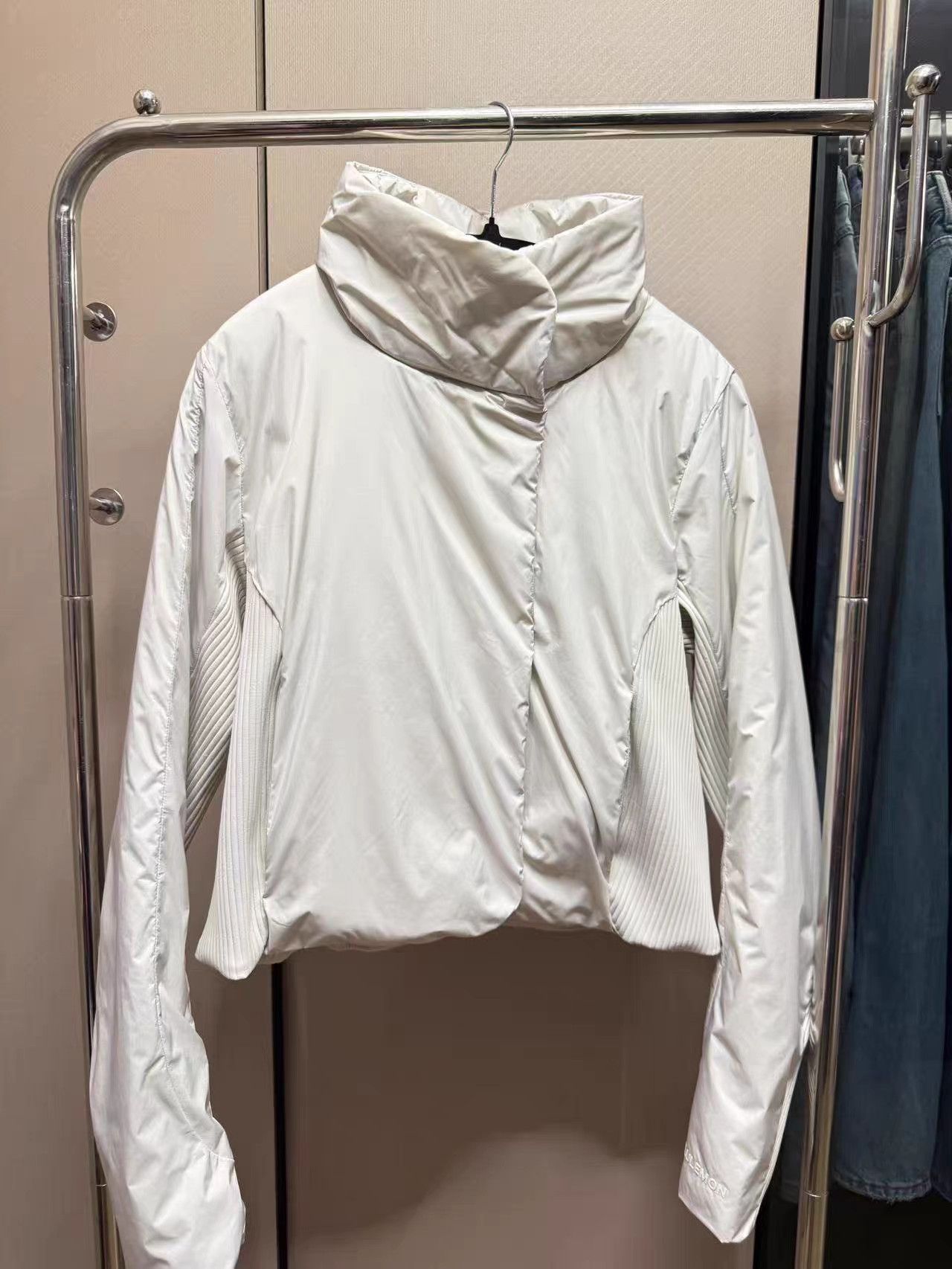 Lululemon Lululemon sleek city Puffer Jacket K27 Size XS / US 0-2 / IT 36-38 - 1 Thumbnail