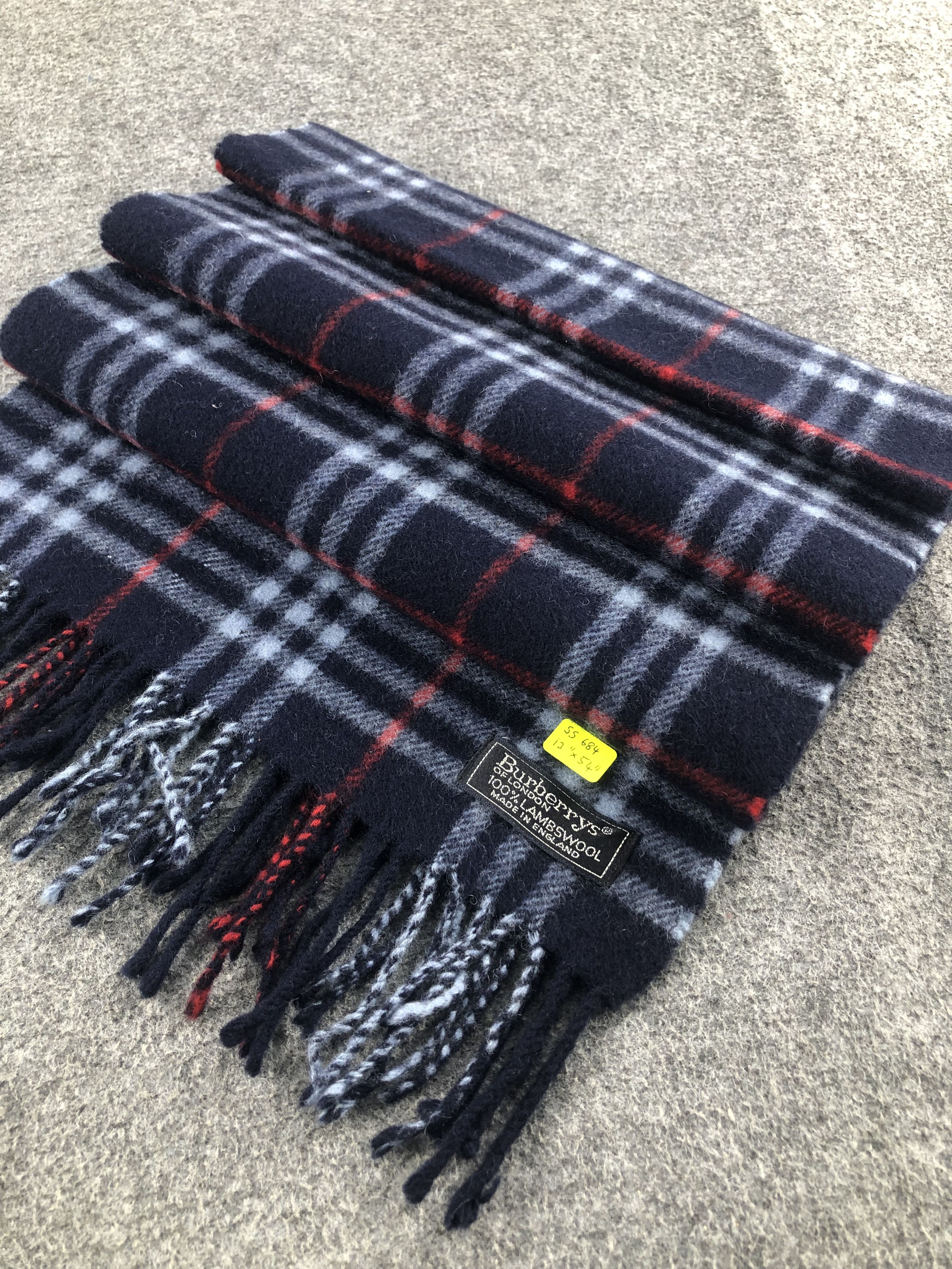 Burberry Burberry Scarf / Muffler / Neckwear Size ONE SIZE - 3 Thumbnail
