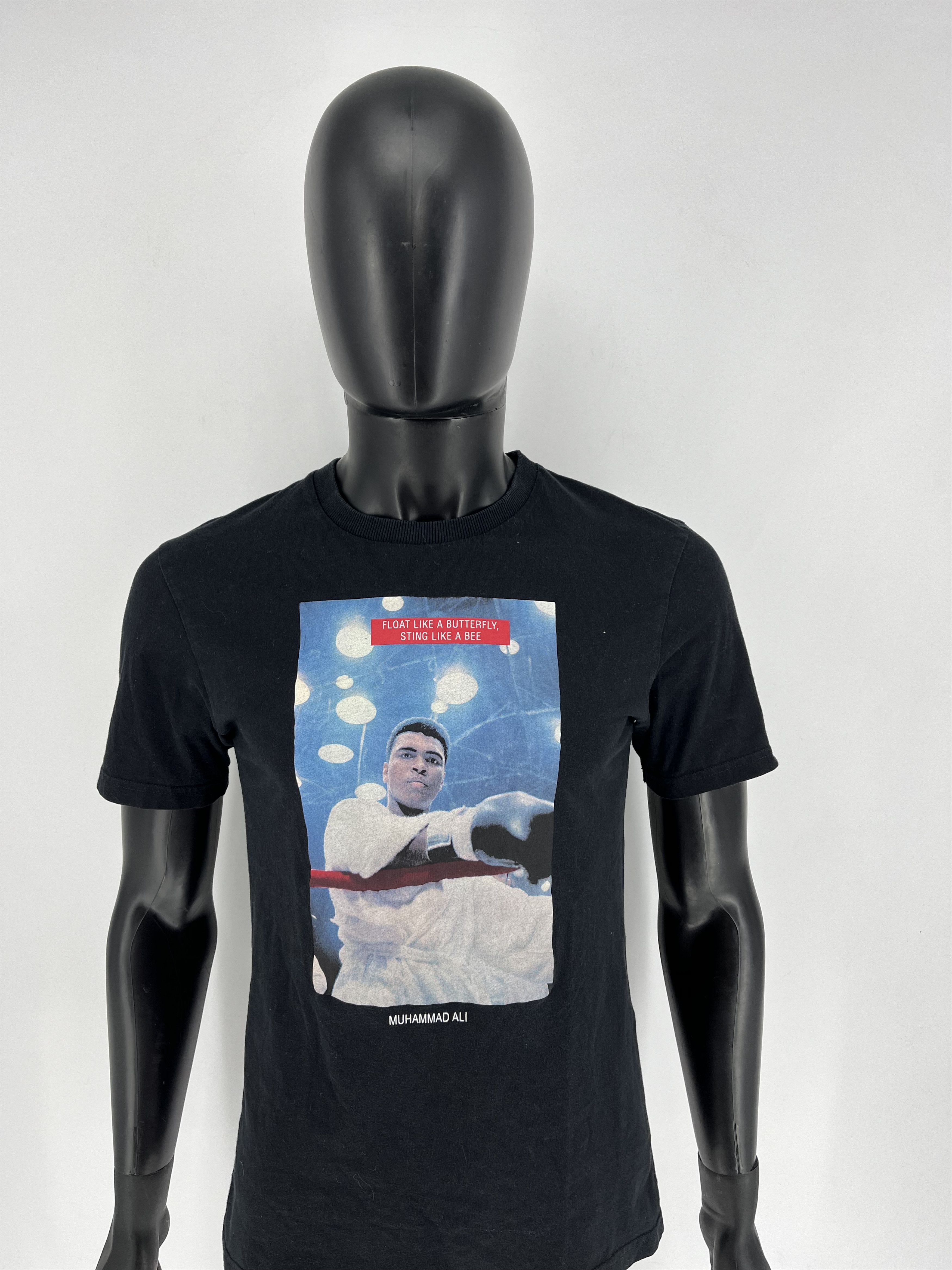 Vintage Y2K The Greatest Muhammad Ali American Boxer Faded Tshirts Size US M / EU 48-50 / 2 - 5 Thumbnail