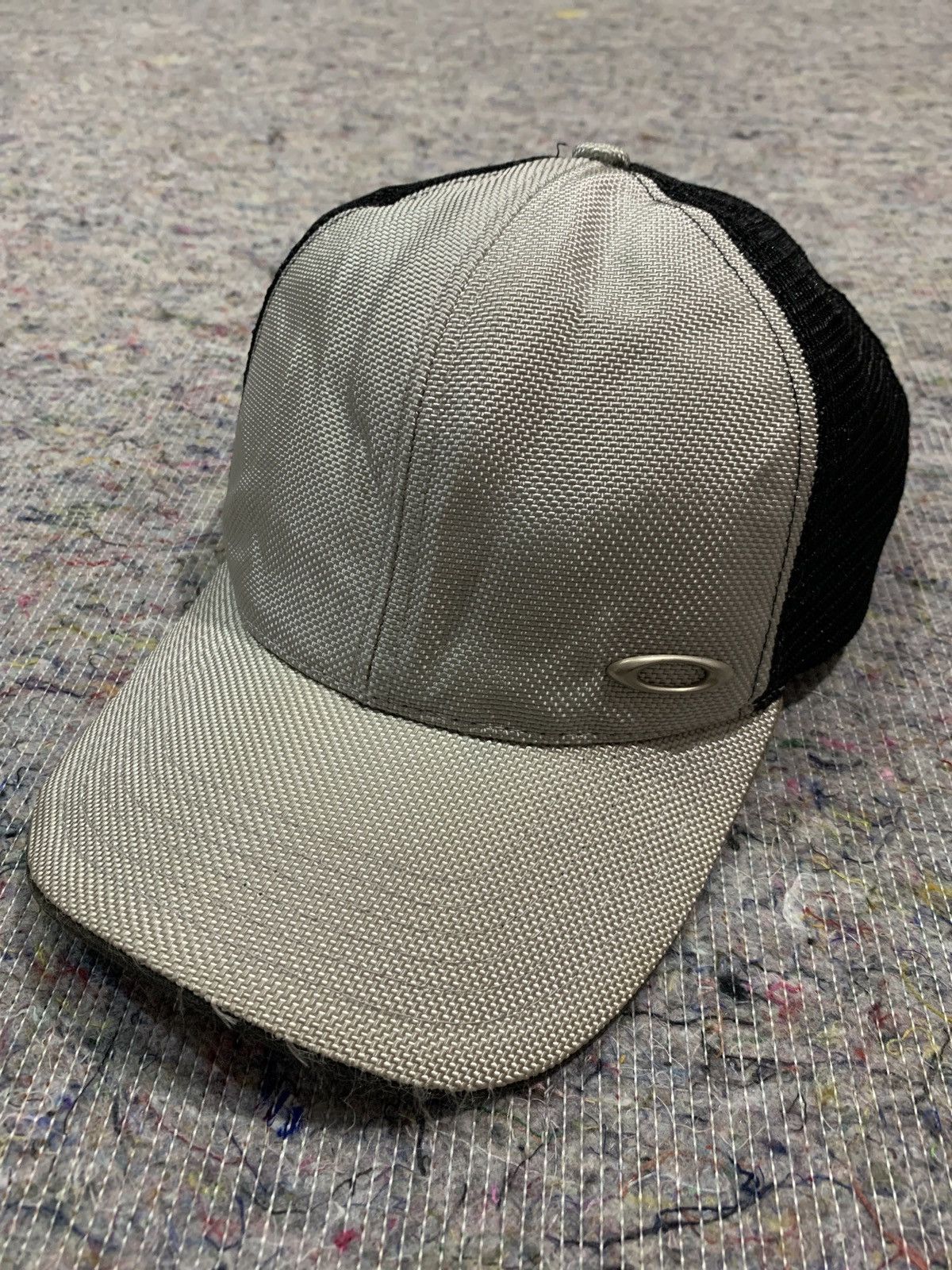 Oakley Vintage oakley icon trucker hat Size ONE SIZE - 1 Thumbnail