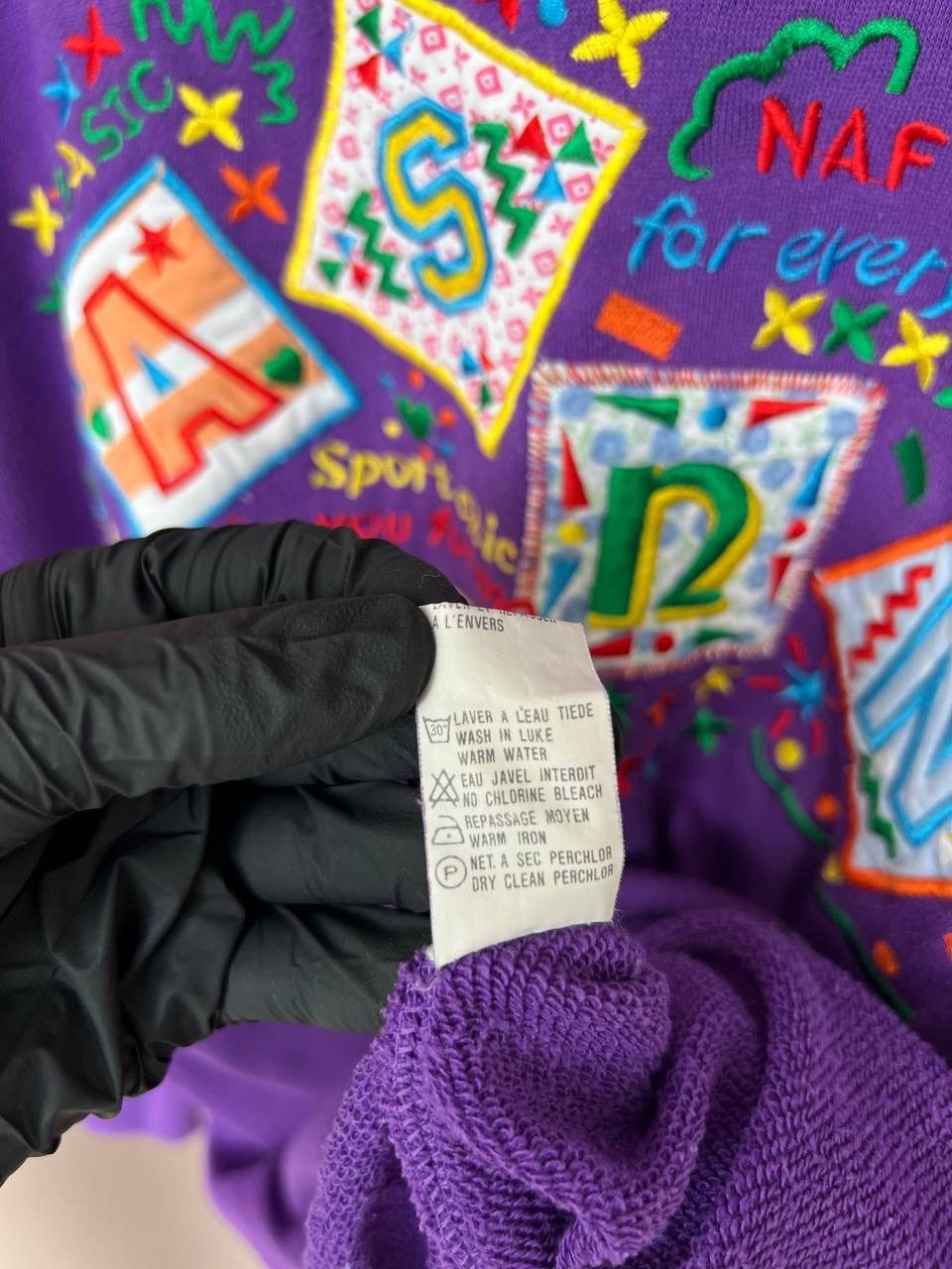 Vintage NAF NAF Embroidered Big Logo Sweatshirt Mens Size M/L Size US L / EU 52-54 / 3 - 12 Thumbnail