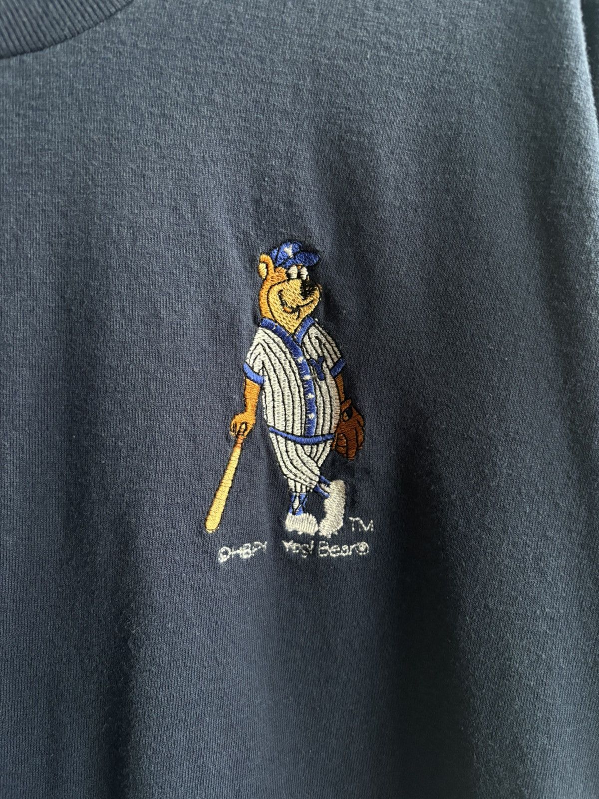 Vintage Vintage Streetwear 90s Fruit of the Loom Yogi Bear T-shirt Size US L / EU 52-54 / 3 - 2 Thumbnail