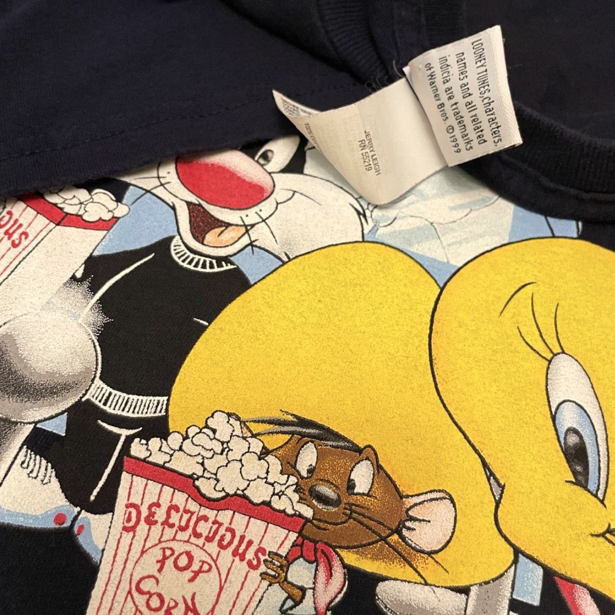 Vintage VINTAGE 90s Looney Tunes T-Shirt Mens L Navy Tweety Sylvester Bugs Bunny Speedy Gonzales, 1999, Cartoon Movies Theme Size US L / EU 52-54 / 3 - 4 Thumbnail