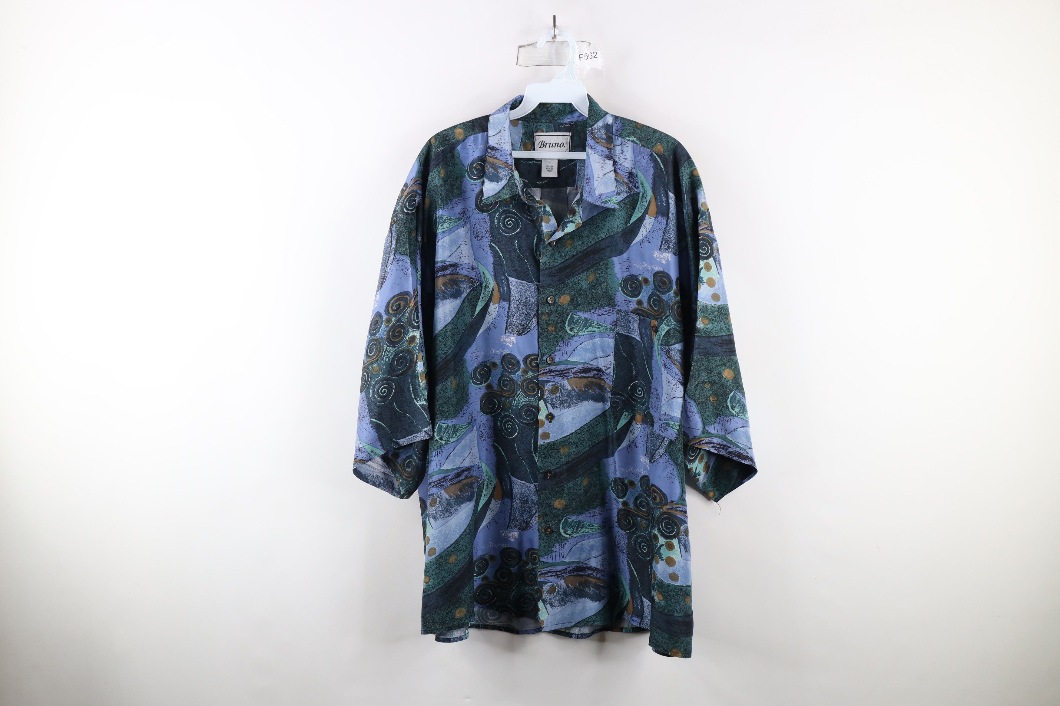 Vintage Vintage 90s Streetwear Short Sleeve Collard Button Shirt Size US XL / EU 56 / 4 - 1 Thumbnail