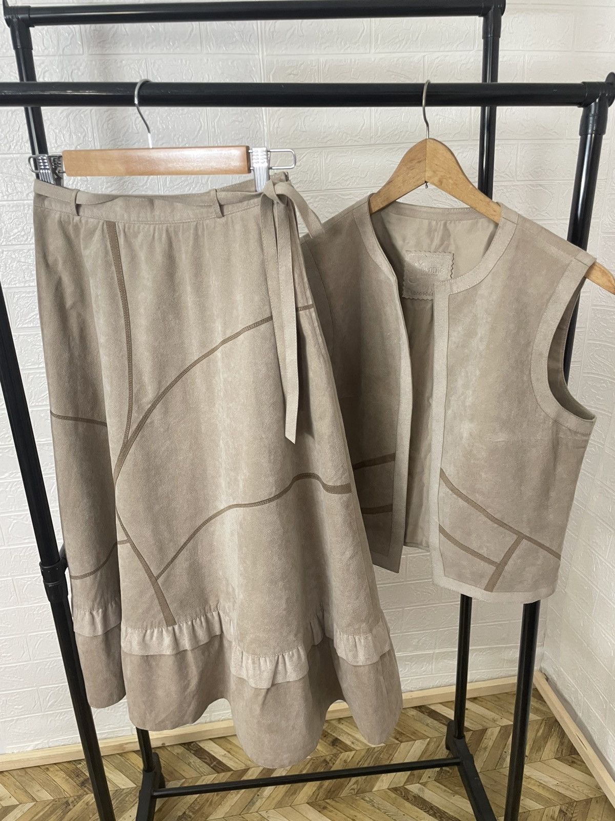 Other jerôme création paris 60s-70s vintage nubuck vest & skirt Size 26" / US 2 / IT 38 - 13 Thumbnail