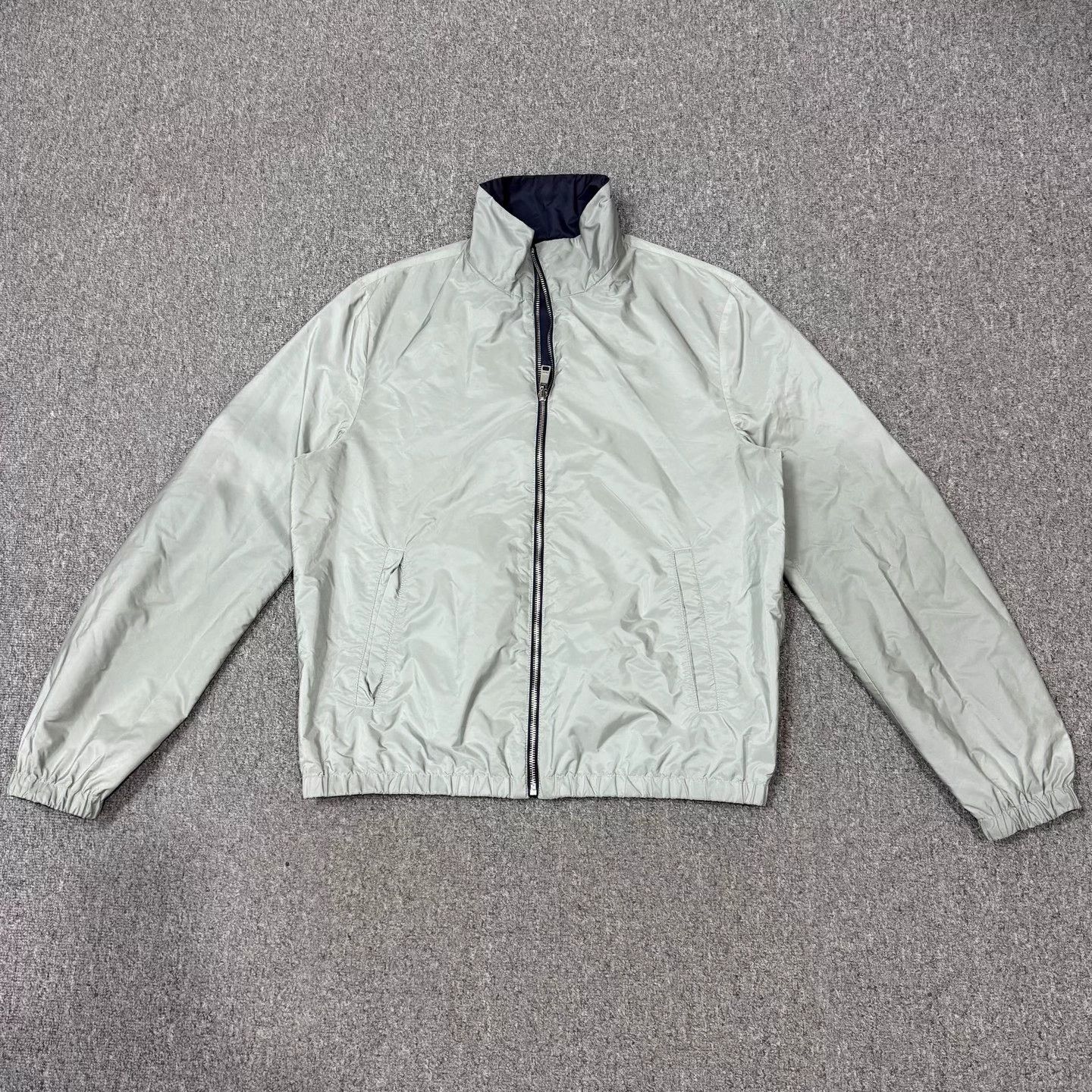 Prada Prada recycled nylon triangle logo 2-sided 52 99new jkt Size US L / EU 52-54 / 3 - 2 Thumbnail