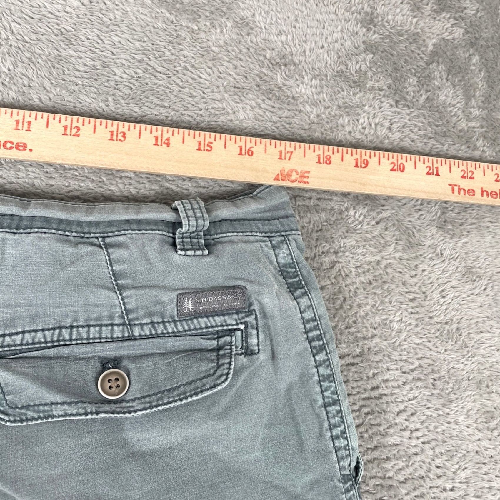 Vintage GH Bass Cargo Shorts Mens 34 Gray Cotton Blend Utility Pockets Hiking Outdoor Size US 34 / EU 50 - 7 Thumbnail