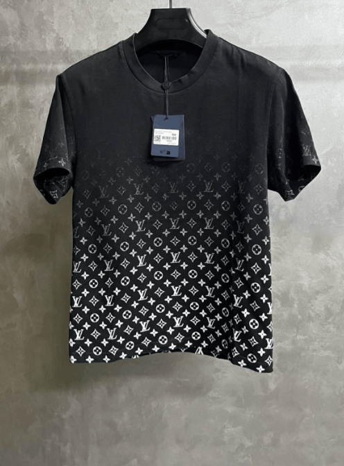 Louis Vuitton Louis Vuitton crew neck short sleeve Size US S / EU 44-46 / 1 - 1 Thumbnail