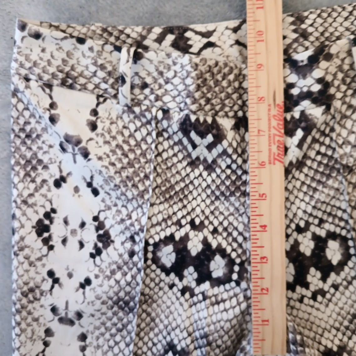 Worthington Worthington Ankle Pants Womens Gray Animal Print Size 6 Lightweight Side Zip Cotton Blend Straight 26.5 In Inseam Women's Shoes? Size 28" / US 6 / IT 42 - 4 Thumbnail