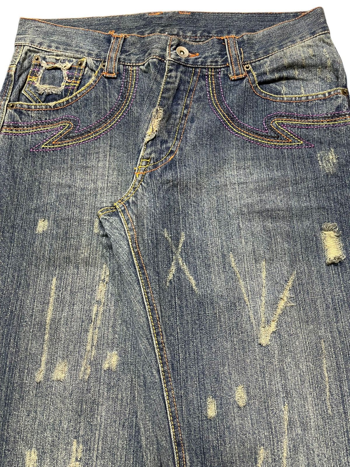 In The Attic Vintage Japanese Brand Faded Wash Style Distress Loose Jeans Size US 32 / EU 48 - 4 Thumbnail