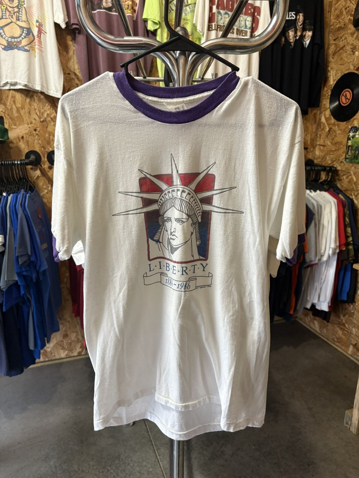 Vintage 1986 NYC Liberty Ringer T-Shirt Size US XL / EU 56 / 4 - 1 Thumbnail