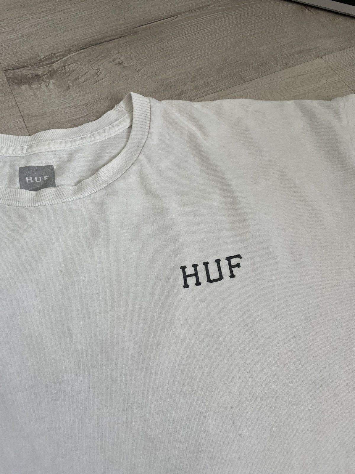 Huf Vintage Rare Huf Skate Co T-shirt Big H Logo with rose Sk8 Size US XL / EU 56 / 4 - 8 Thumbnail