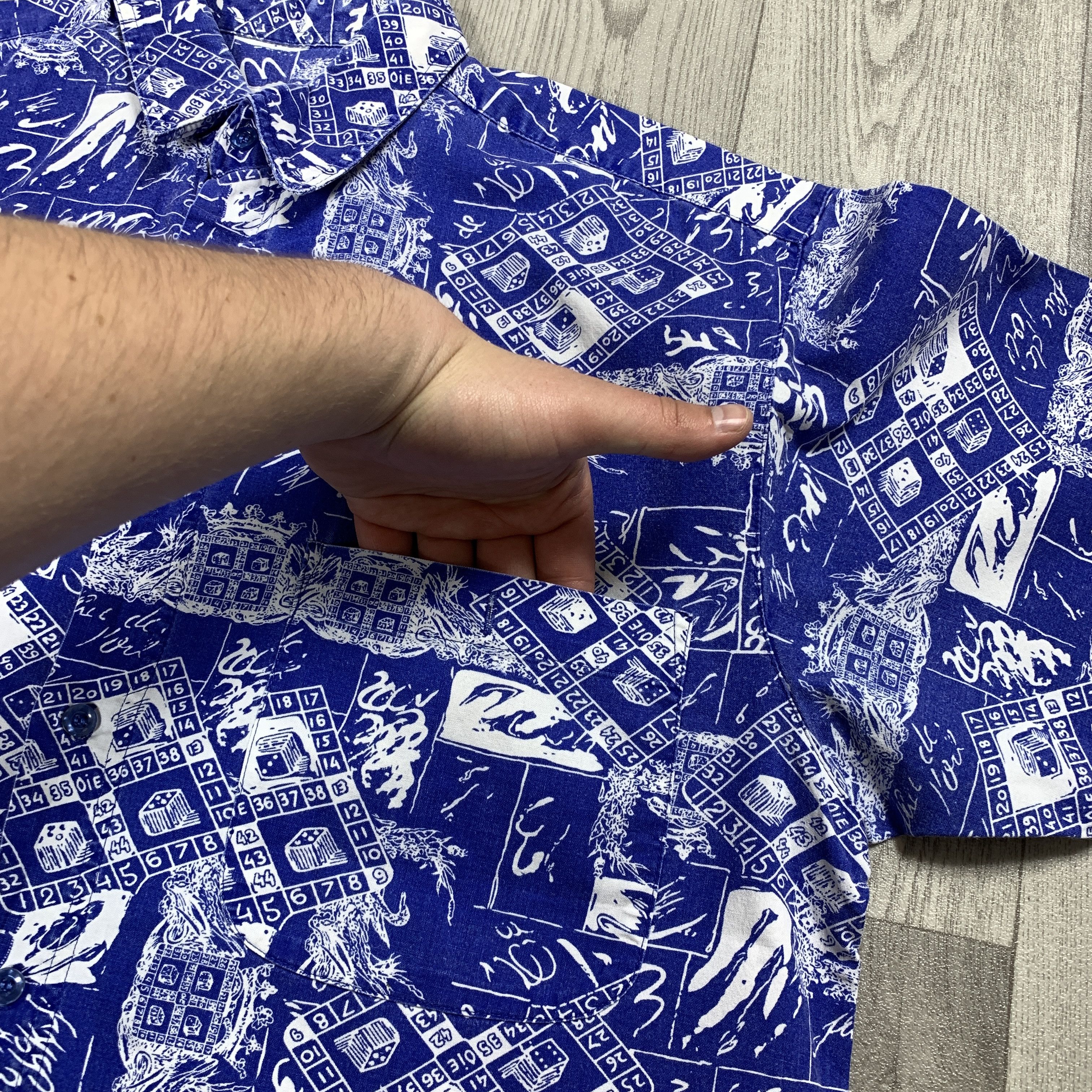 Vintage Vintage 90s Graphic Button Up Hawaiian Shortsleeve Shirt Size US L / EU 52-54 / 3 - 9 Thumbnail
