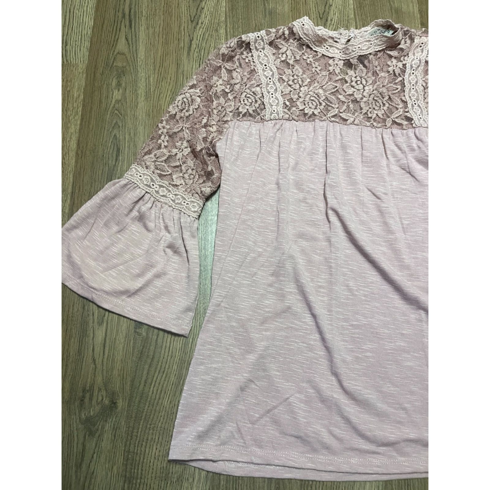 Bell VINTAGE Como Shirt, Women’s Size Small, Pink Lace Top, 3/4 Bell Sleeve, T-Shirt, Womens Size S / US 4 / IT 40 - 3 Thumbnail
