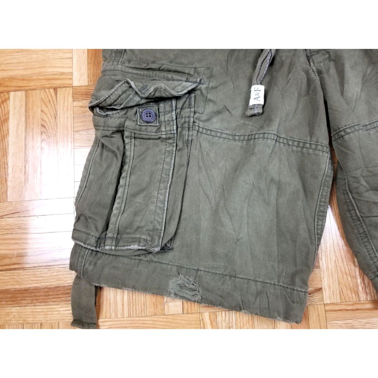 Abercrombie & Fitch VINTAGE ABERCROMBIE & FITCH CARGO SHORTS MEN'S 31 MILITARY KHAKI DUCK CANVAS CARGO PANTS Mens Size US 31 - 3 Thumbnail