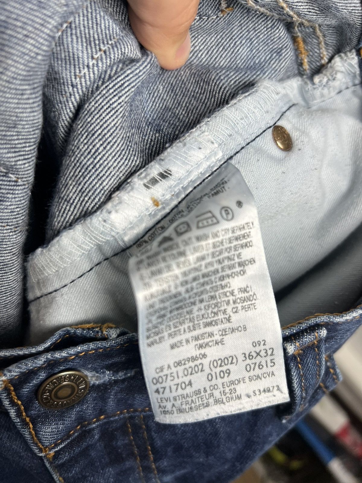 Levi's × Vintage Vintage Levi’s 751 denim jeans pants 36x32 casual skate y2k Size US 36 / EU 52 - 6 Thumbnail