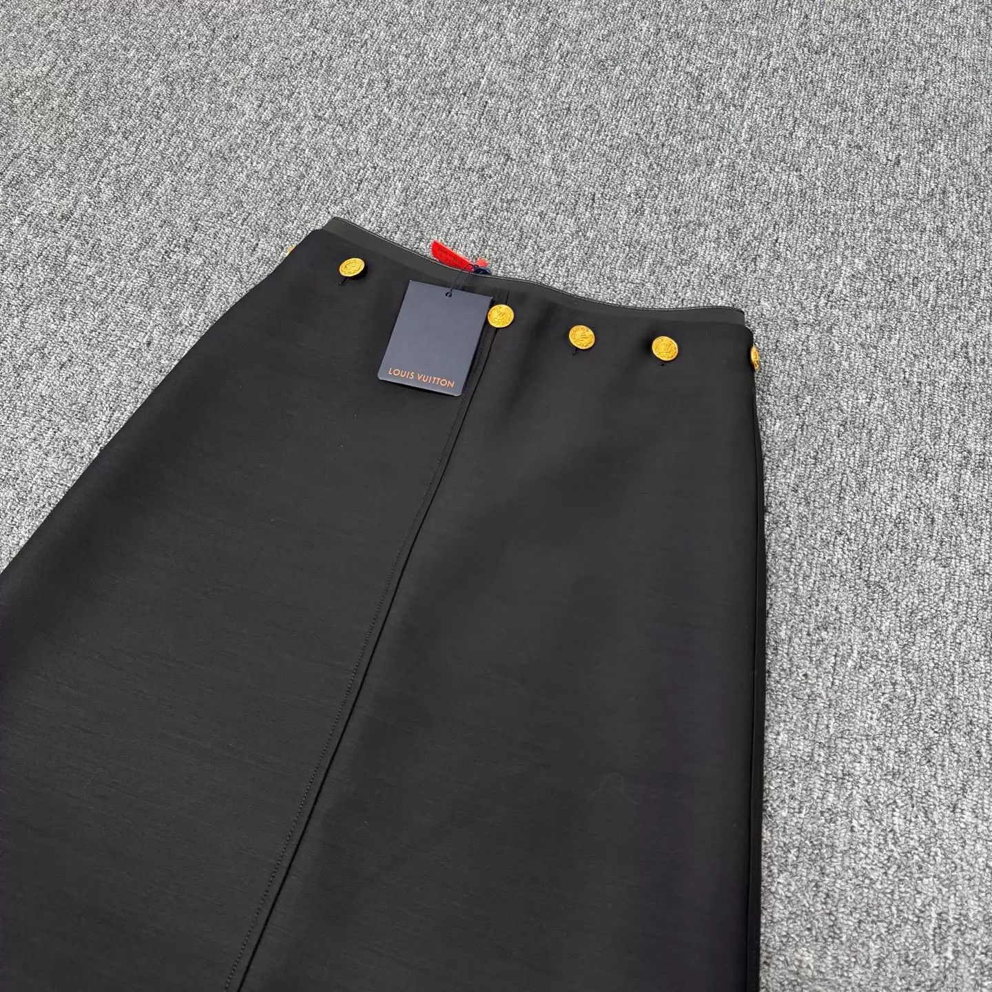 Louis Vuitton LV Women's Black Gold Buckle Skirt 34 New with Tags Size 25" / US 0 / IT 36 - 3 Thumbnail