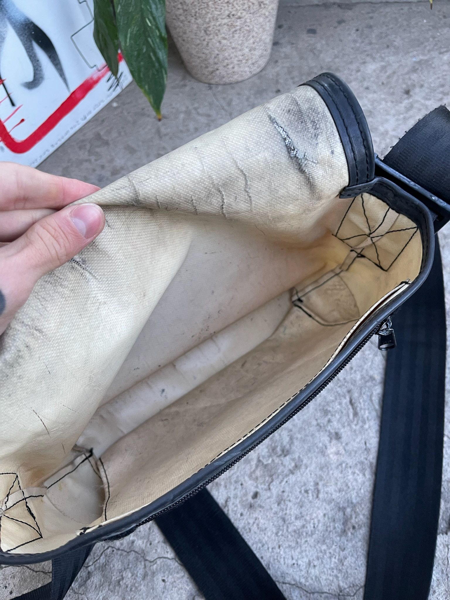 Freitag ♻️ Freitag Vintage Recycled Messenger Crossbody Mini Bag Size ONE SIZE - 16 Thumbnail